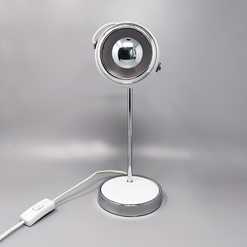 1970s Gorgeous White Eyeball Table Lamp by Veneta Lumi, Made in Italy In Excellent Condition For Sale In Milano, IT