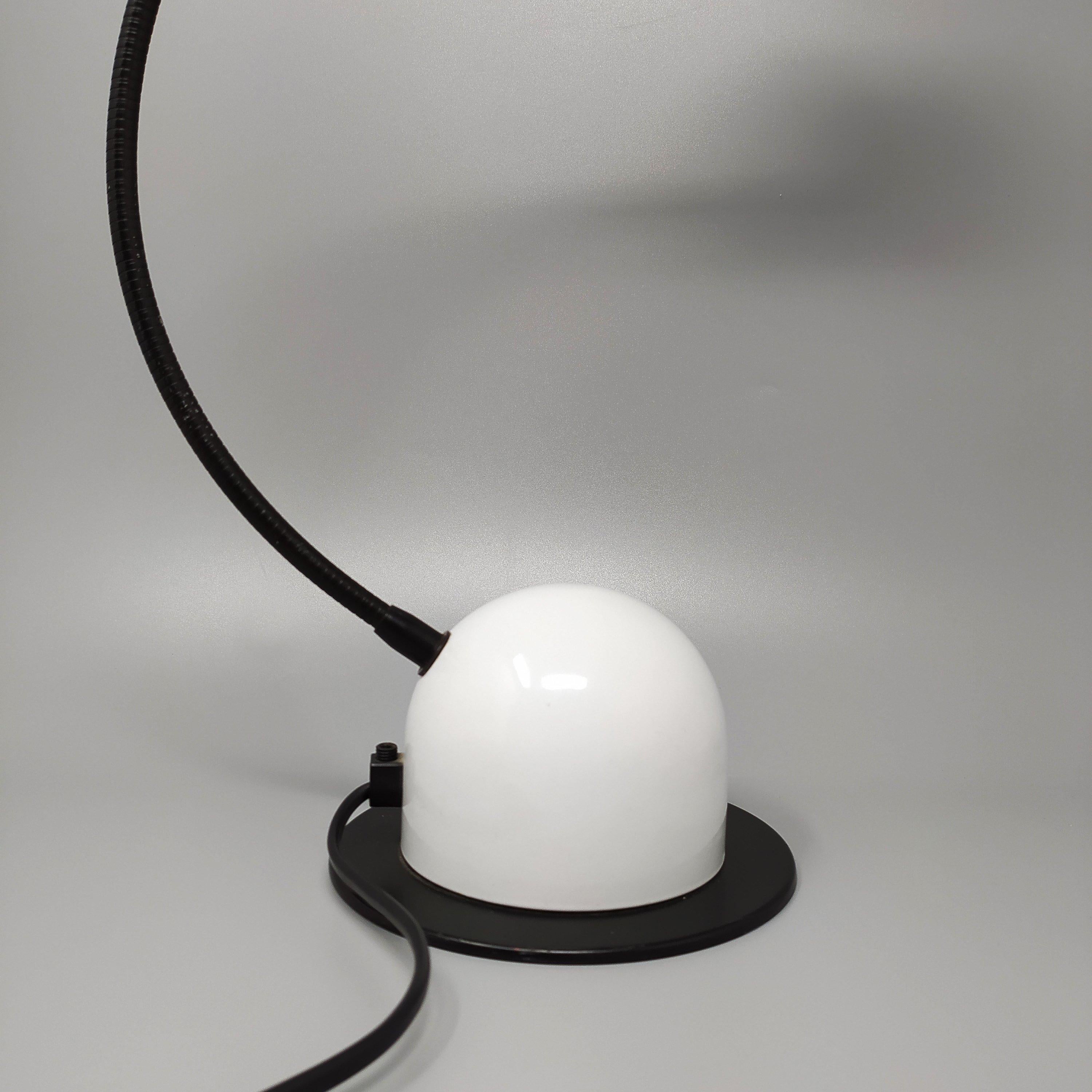 Metal 1970s Gorgeous White Table Lamp by Veneta Lumi, Made in Italy For Sale