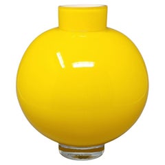 Precioso jarrón amarillo de los años 70 de Ind. Vetraria Valdarnese. Fabricado en Italia