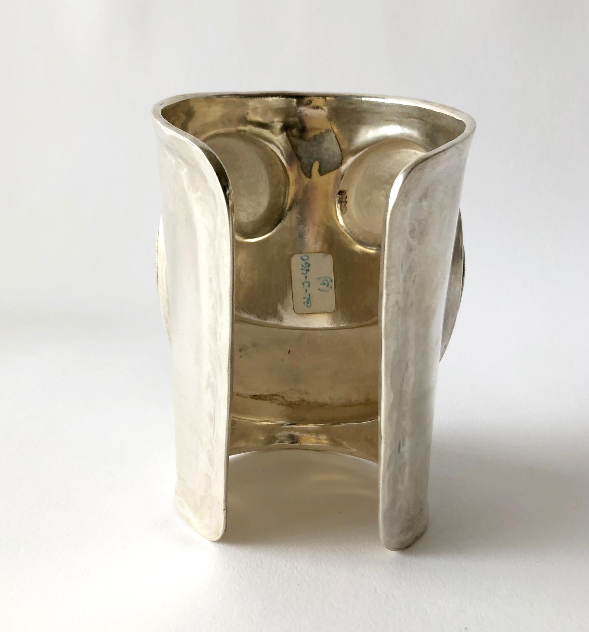 1970s Graziella Laffi Peruvian Modernist Sterling Silver Repousse Cuff Bracelet In Good Condition In Palm Springs, CA