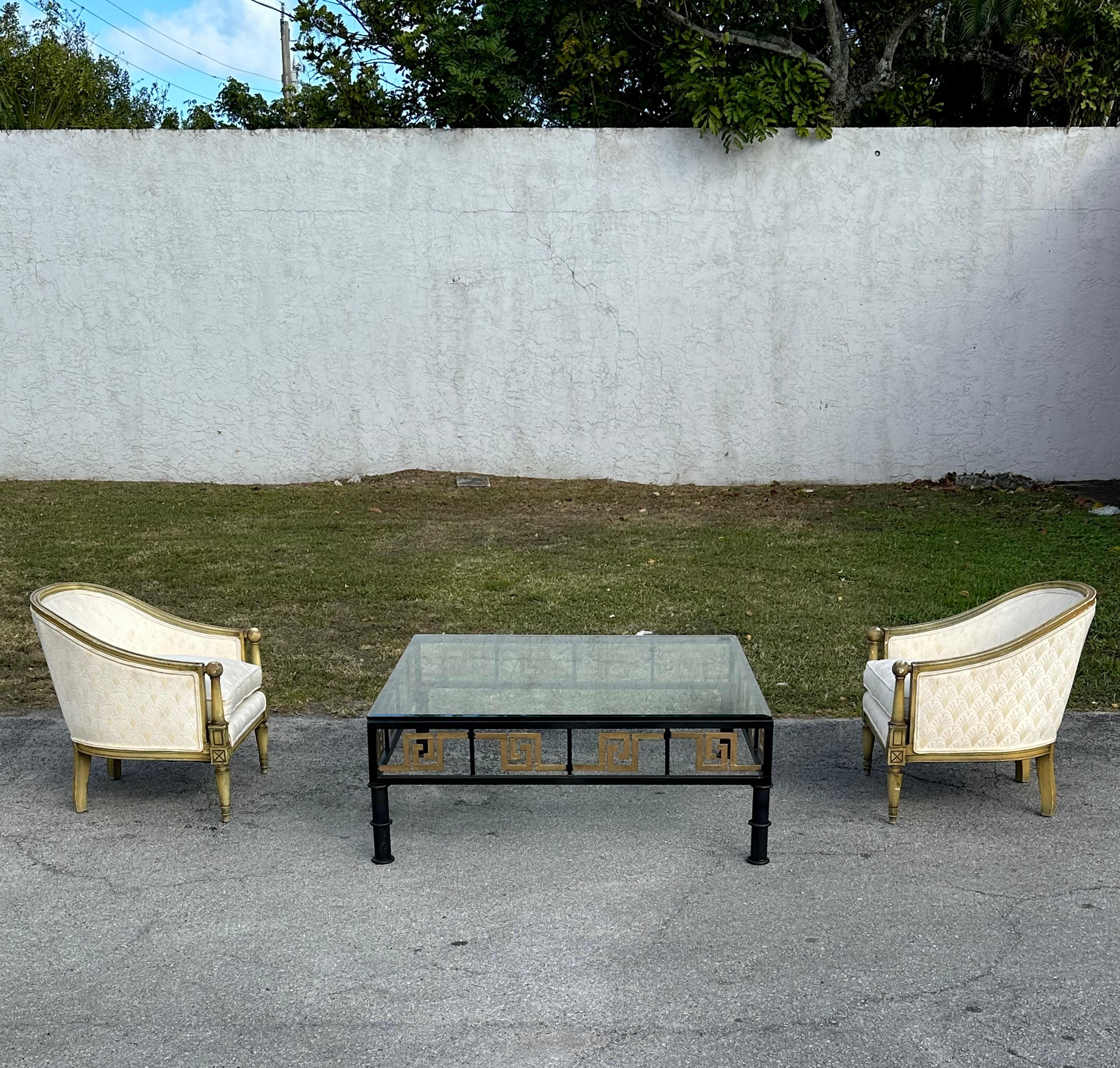 Mesa de centro de bronce pintado ebonizado de bambú de imitación de llave griega de los años 70 en venta 7