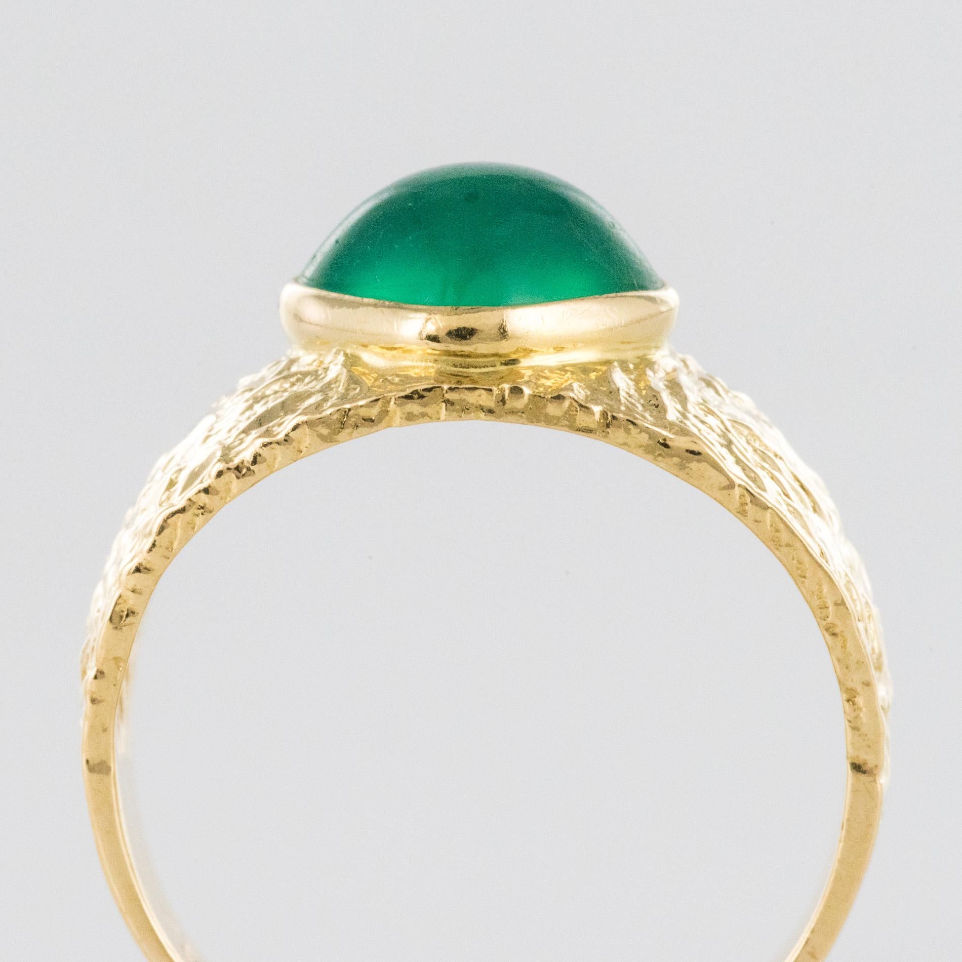 1970s Green Agate 18 Karat Yellow Gold Bangle Ring 4