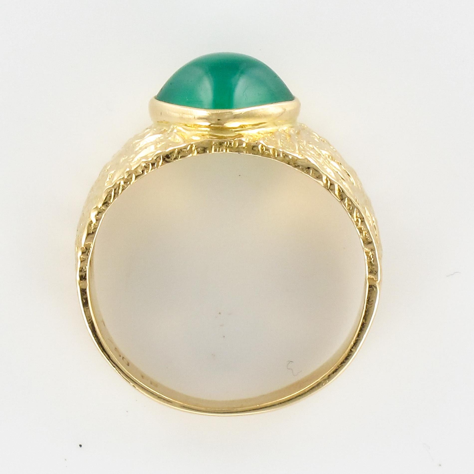1970s Green Agate 18 Karat Yellow Gold Bangle Ring 9