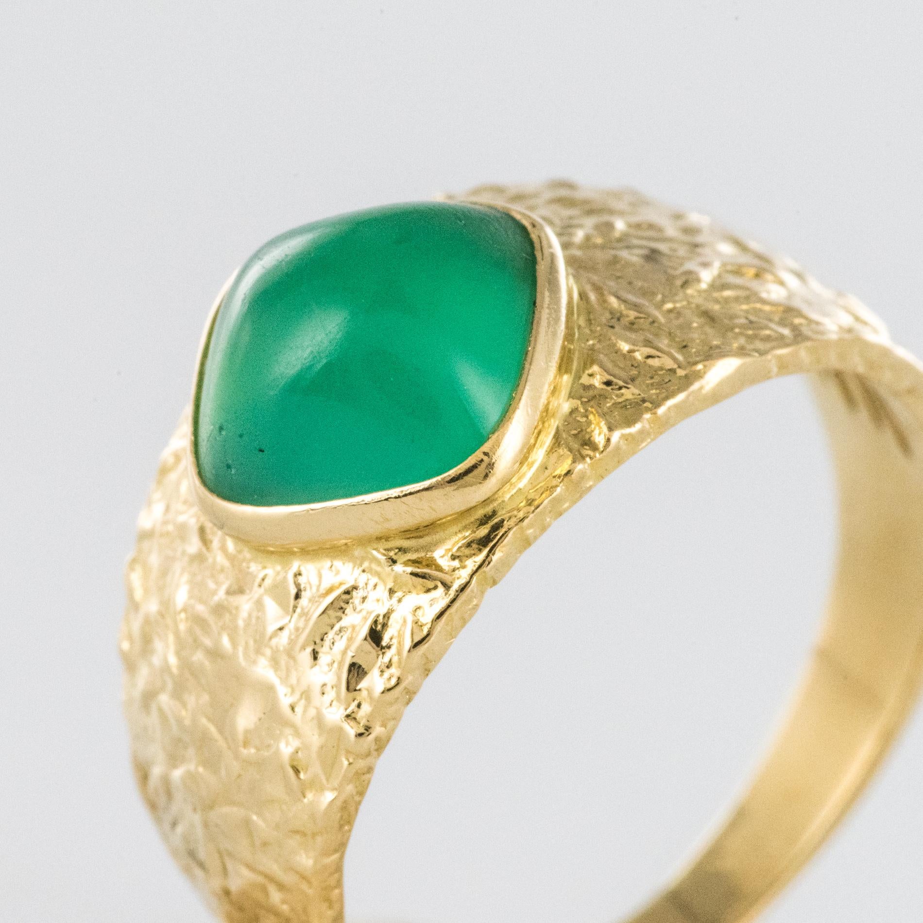 Women's or Men's 1970s Green Agate 18 Karat Yellow Gold Bangle Ring