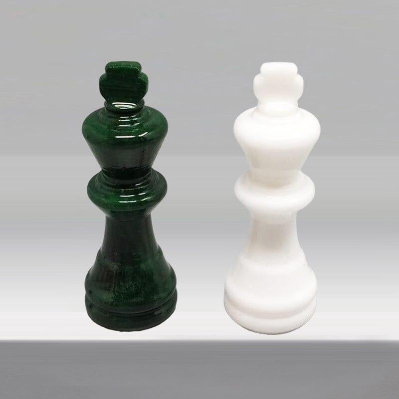 1970er Grünes und weißes Schachspiel aus Volterra Alabaster Handgefertigt, Made in Italy (Ende des 20. Jahrhunderts)