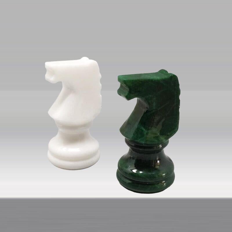 1970er Grünes und weißes Schachspiel aus Volterra Alabaster Handgefertigt, Made in Italy 3