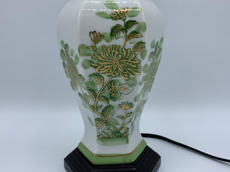 1970s Green and White Chinoiserie Ginger Jar Lamp For Sale at 1stDibs