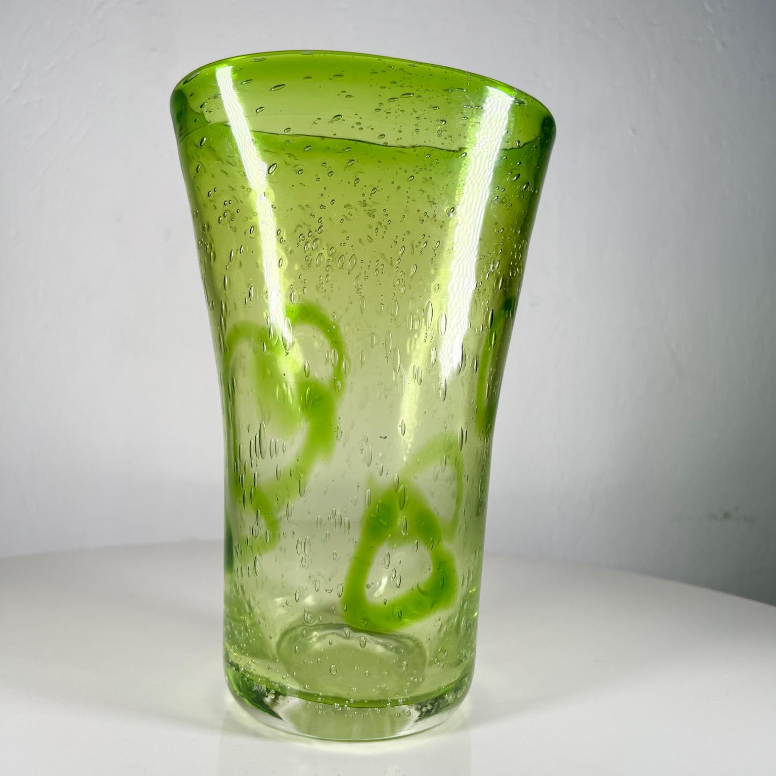 1970s Green Art Glass Vase Controlled Bubble Modern Style of Murano For Sale 1
