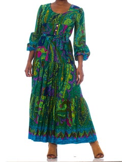 1970S  Green Cotton Barkcloth Hawaiian Border Print Long Sleeve Maxi Dress