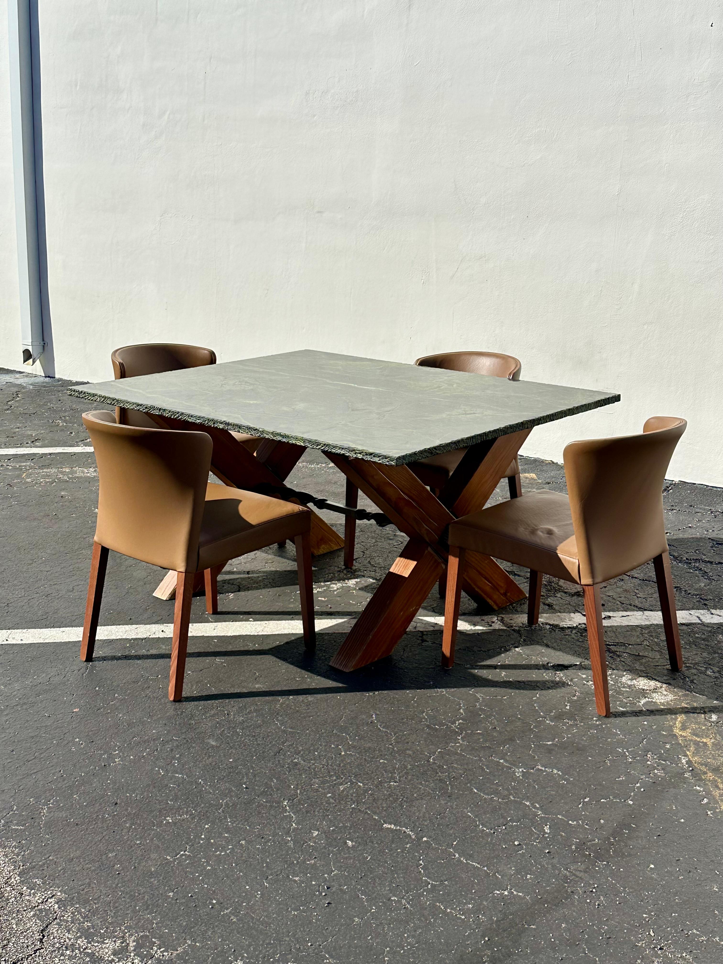 Table de salle à manger espagnole à bord vif en marbre vert MCM des années 1960 en vente 8