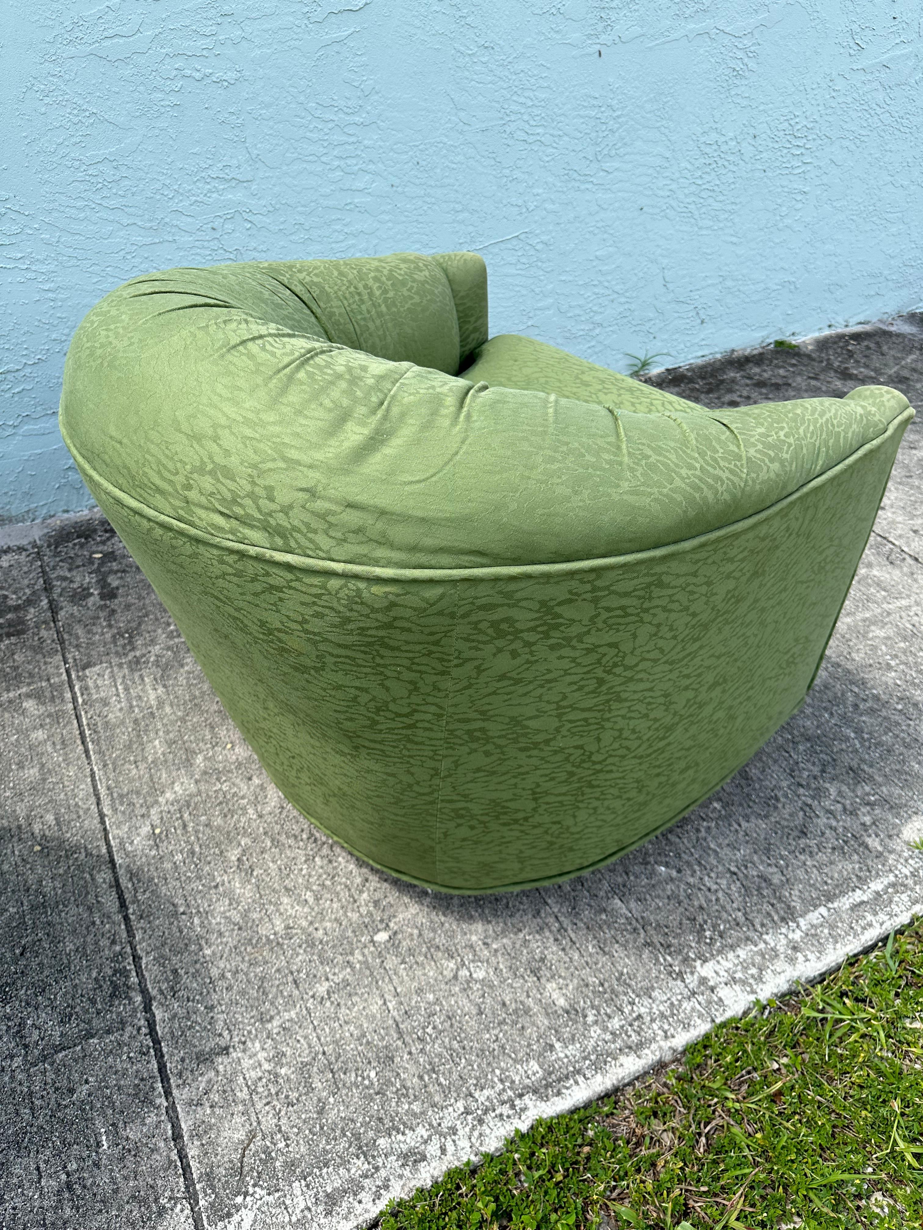 1970 Greene & Greene Milo Baughman Swivel Chairs, Set of 2 en vente 4