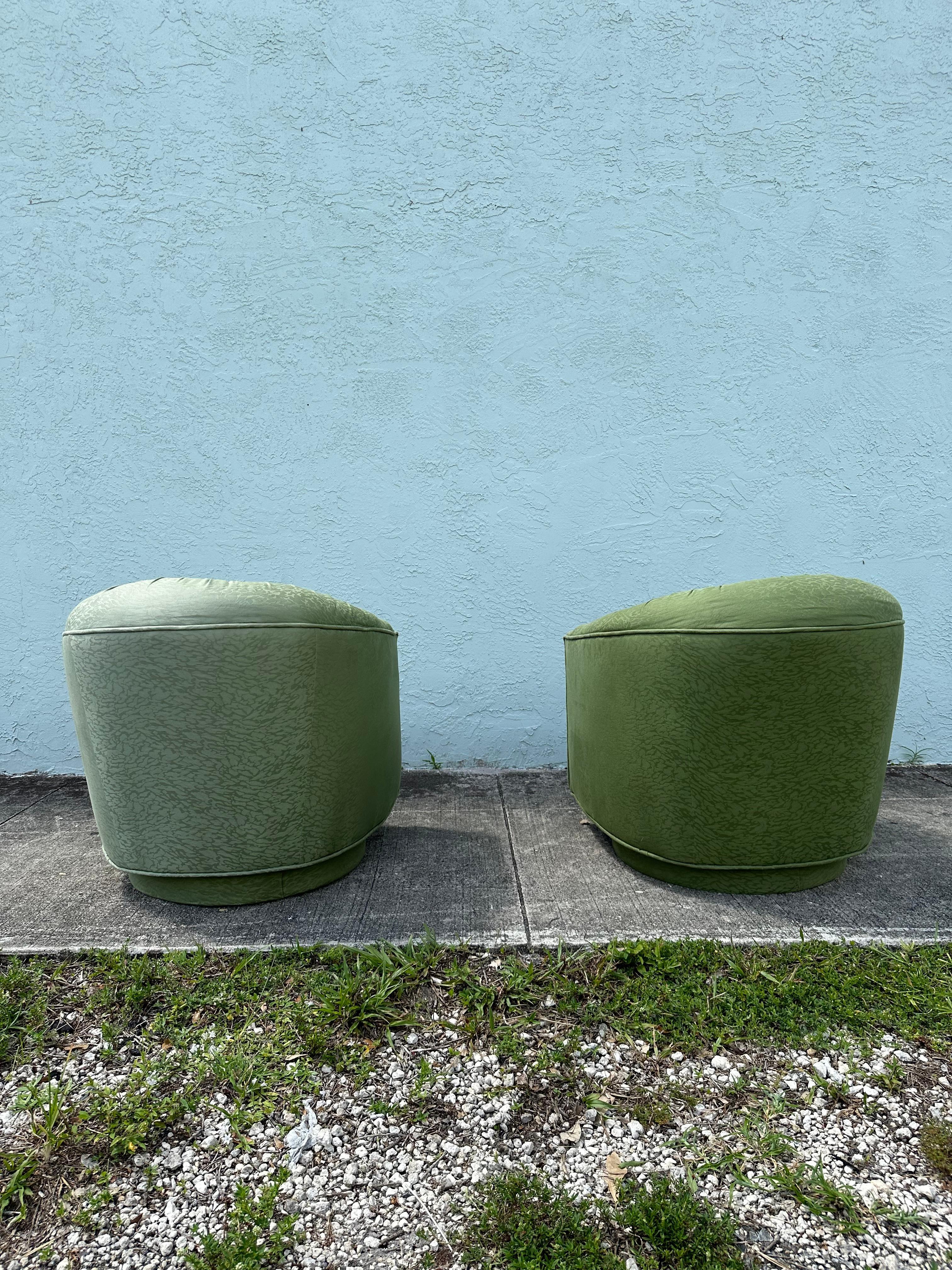 Tissu d'ameublement 1970 Greene & Greene Milo Baughman Swivel Chairs, Set of 2 en vente