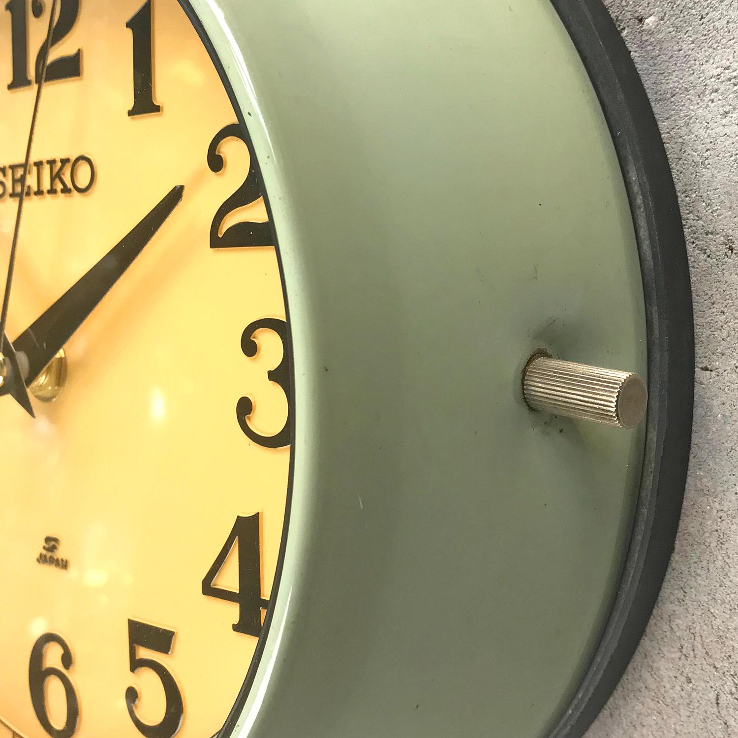 1970s Green Retro Seiko Vintage Industrial Antique Steel Quartz Wall Clock 2