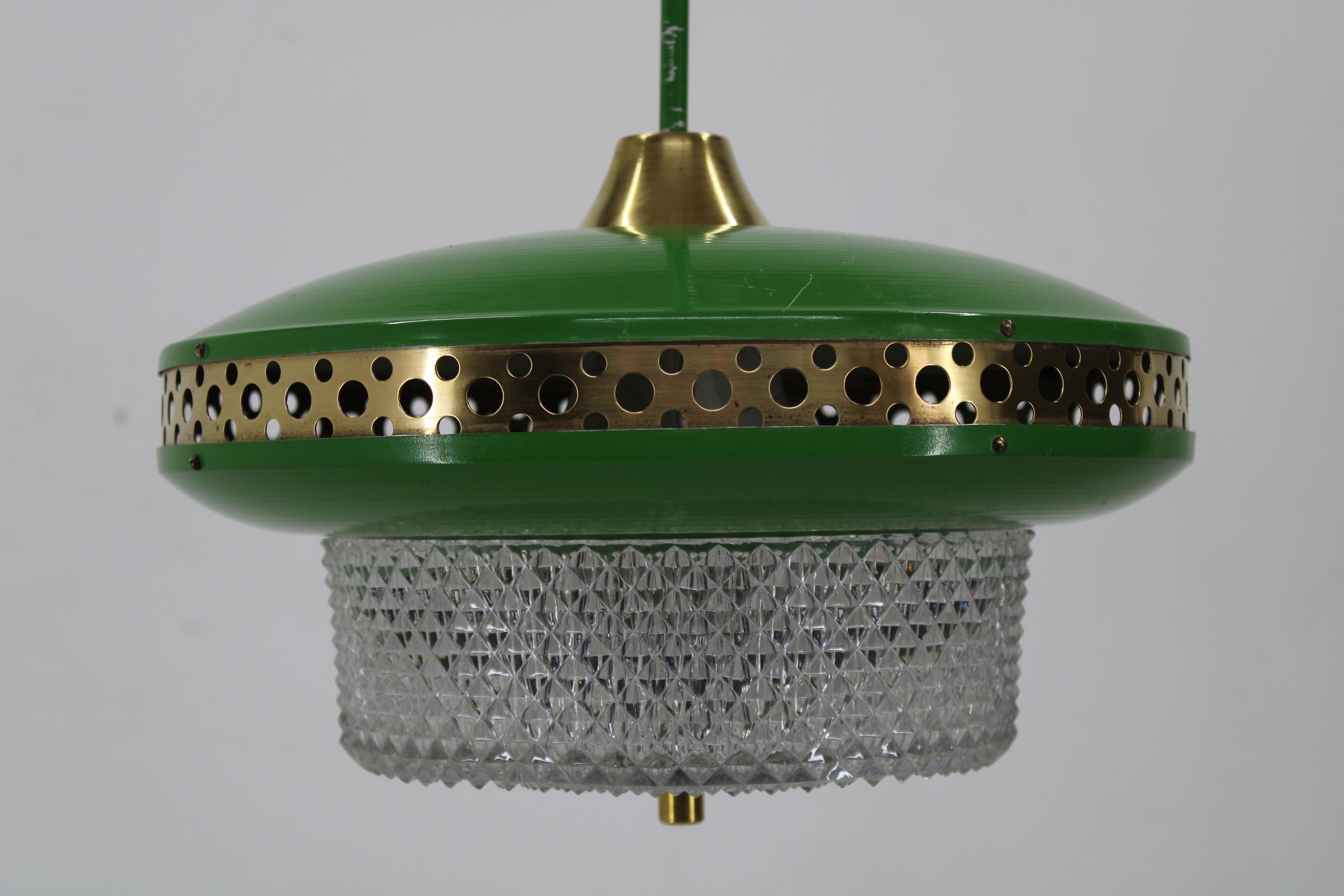 Fin du 20e siècle Pendentif en métal vert de l'ère spatiale des années 1970 par LUDIB Bratislava, Tchécoslovaquie en vente