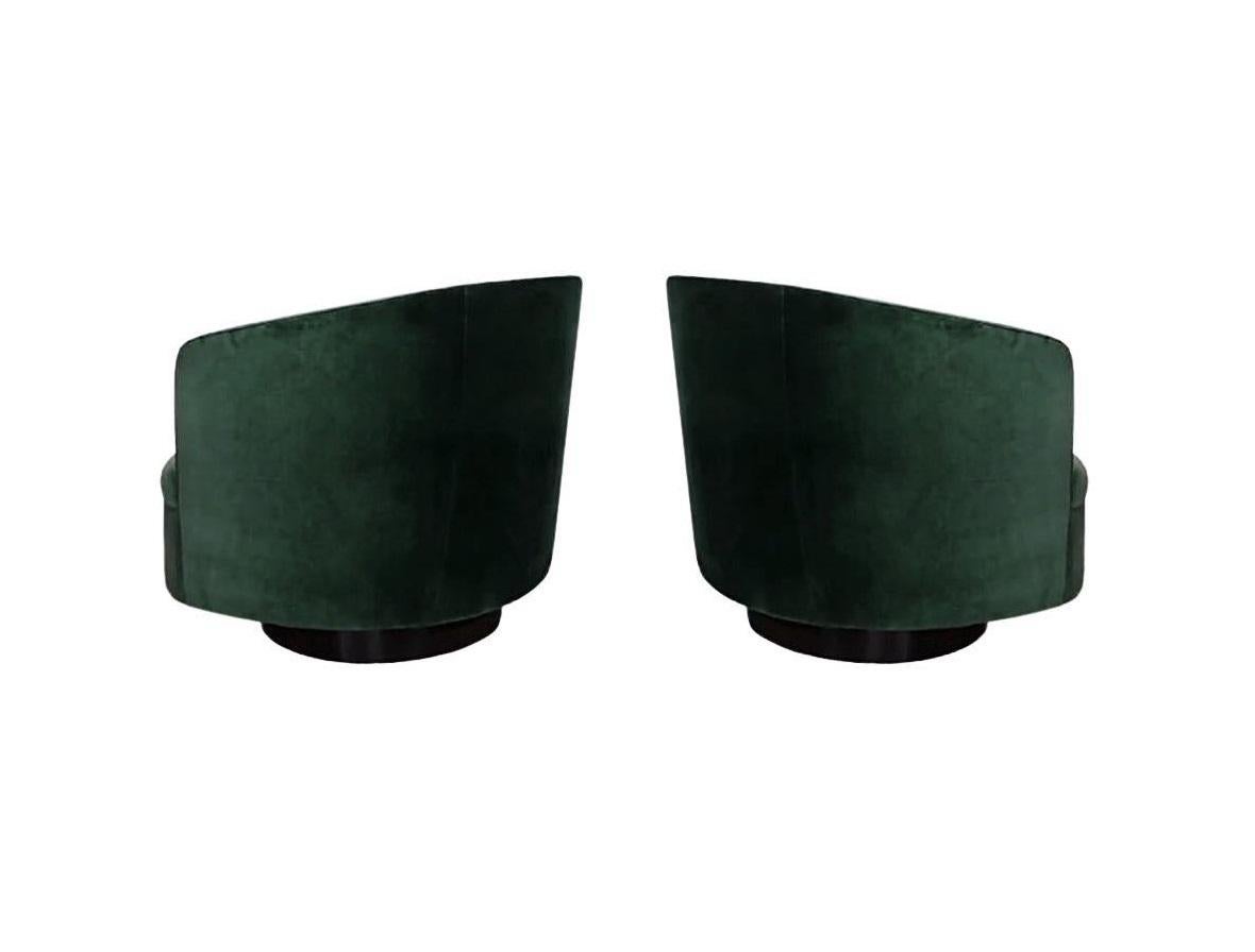 Mid-Century Modern 1970s Green Velvet Swivel Chairs in the Style of Milo Baughman For Sale