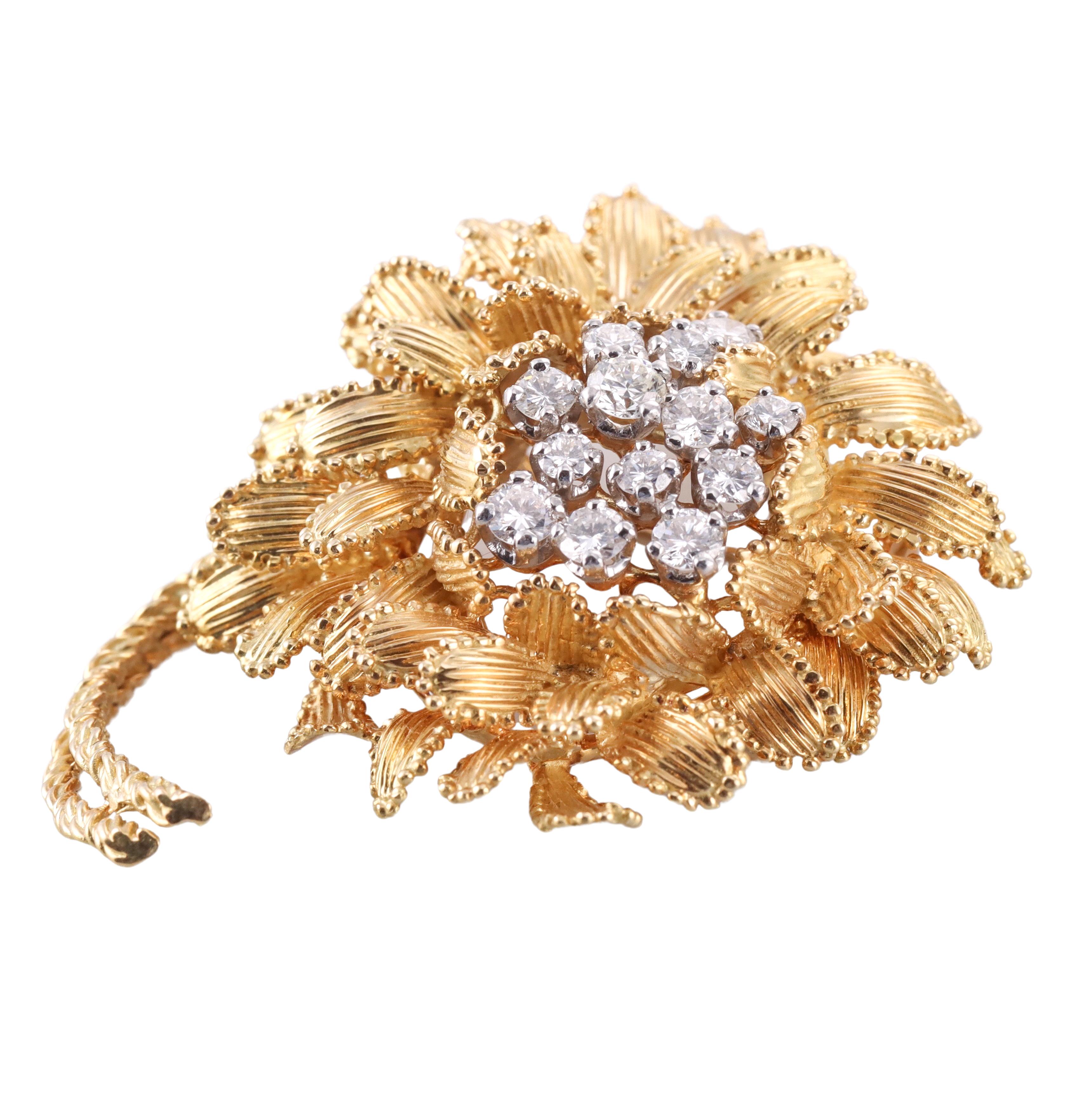 1970s Gubelin Diamond Yellow Gold Flower Brooch  In Excellent Condition For Sale In New York, NY