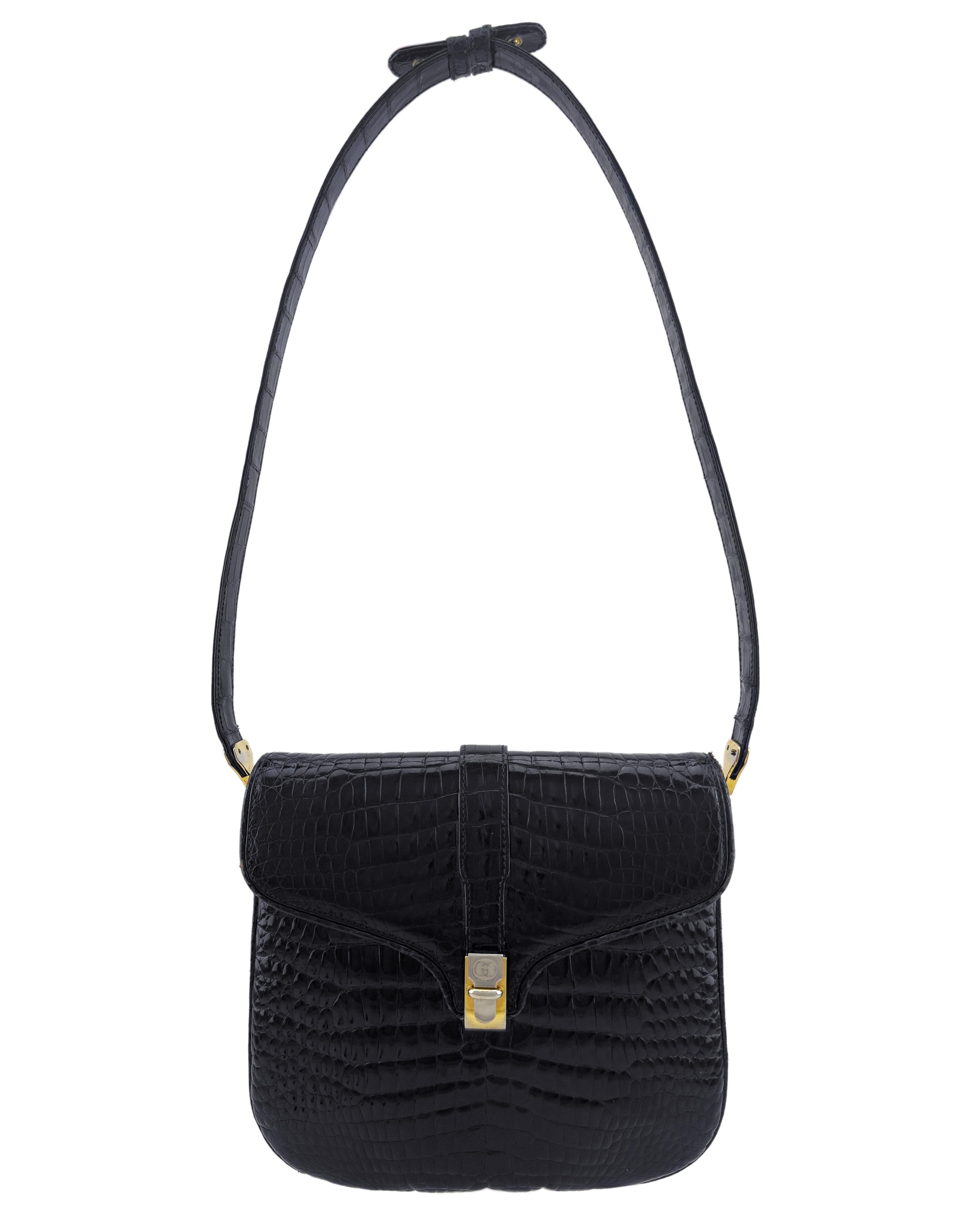 1970er Gucci Schwarze Krokodil-Umhängetasche Damen im Angebot