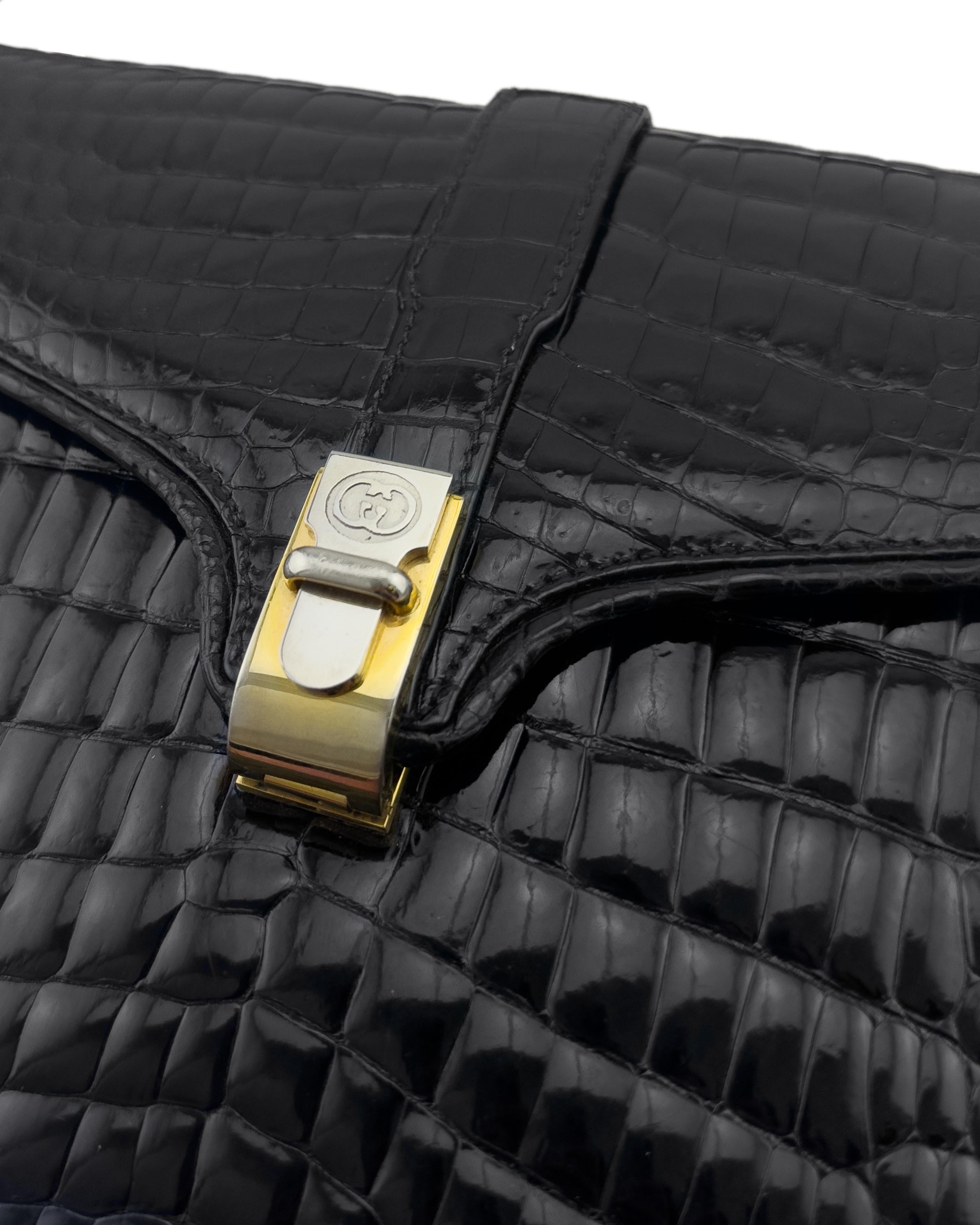 1970er Gucci Schwarze Krokodil-Umhängetasche im Angebot 2