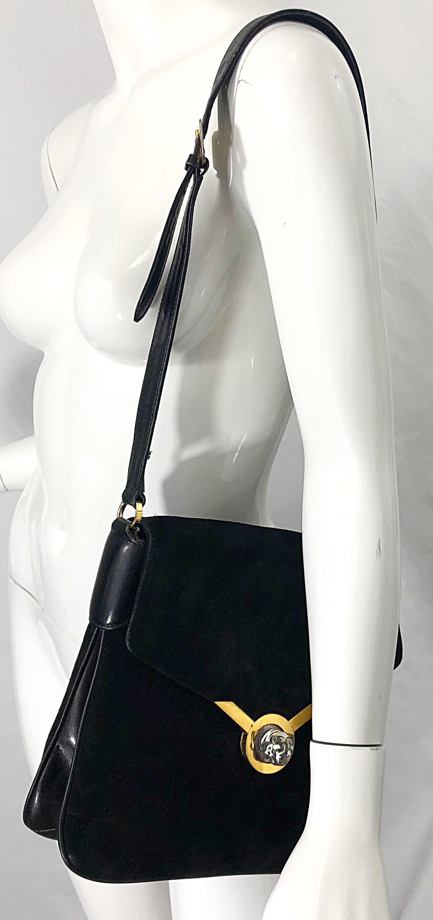 Gucci - Grand sac à main « Shoudler » vintage en daim noir avec fermoir tigre, années 1970 Unisexe en vente