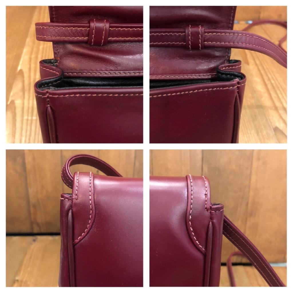 1970s Vintage GUCCI Burgundy Leather Mini Crossbody Bag In Good Condition In Bangkok, TH