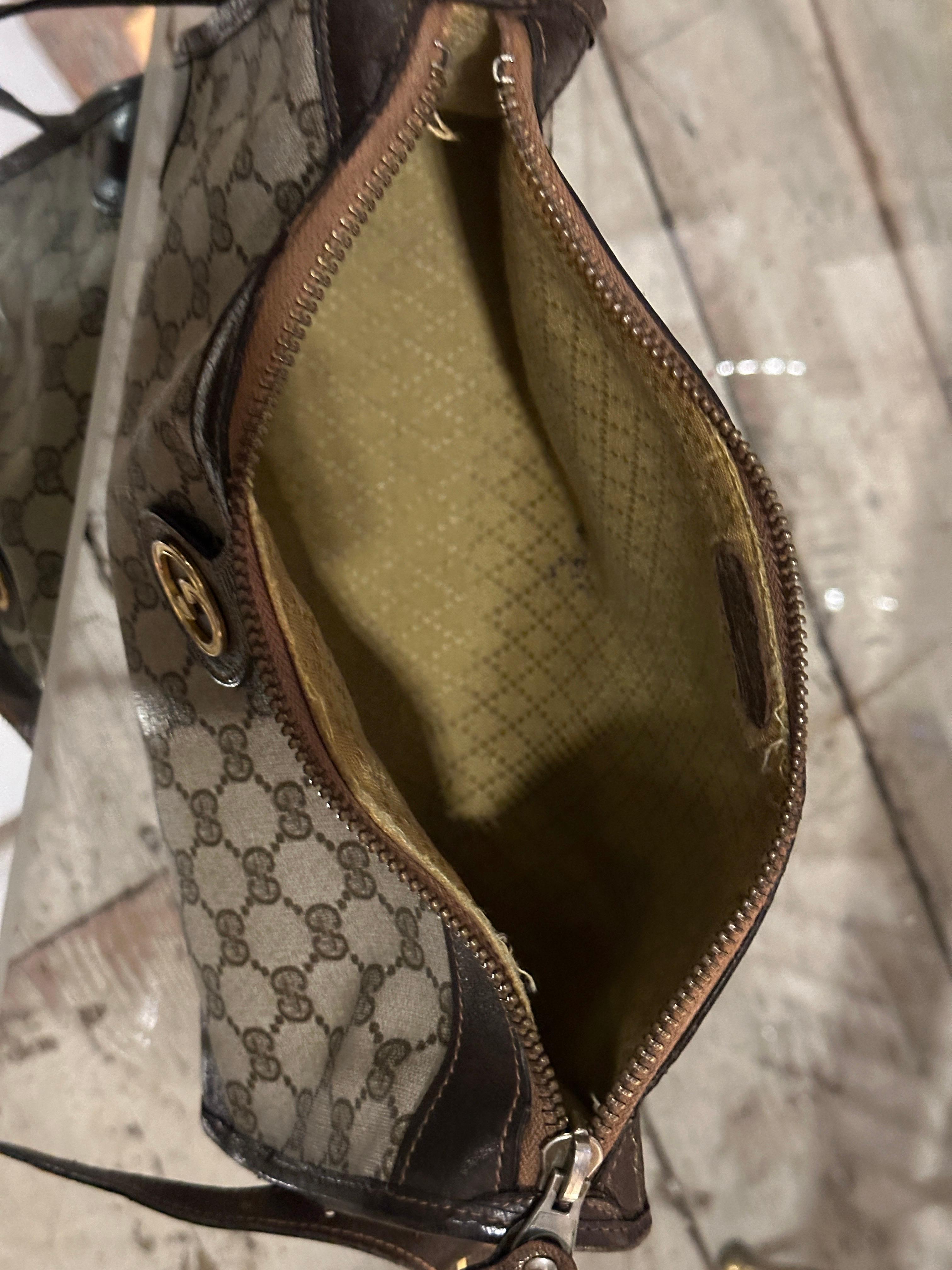 1970s Gucci Canvas and Leather Shoulder Bag with Gold Interlocking GG Logo For Sale 8