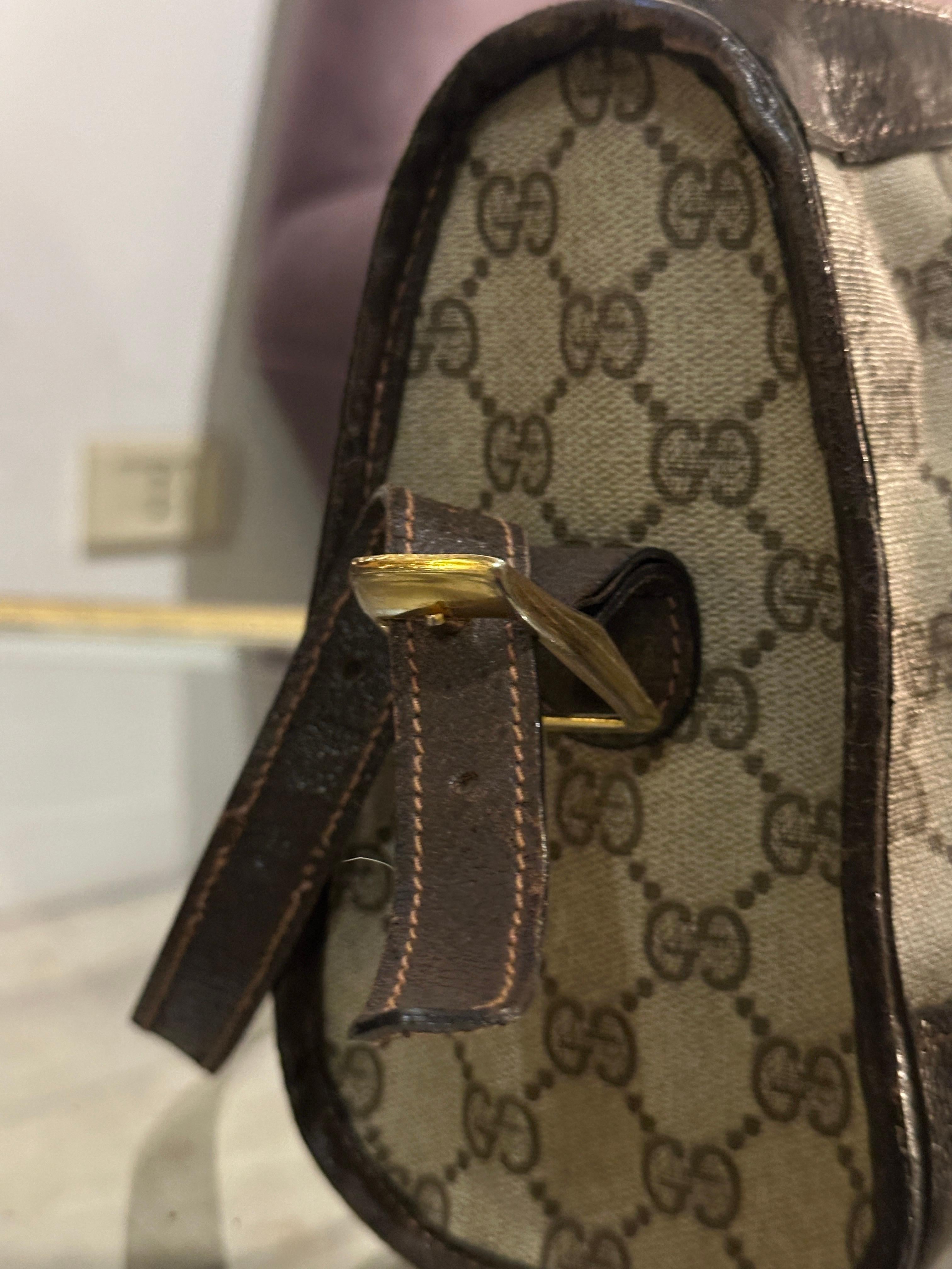 1970s Gucci Canvas and Leather Shoulder Bag with Gold Interlocking GG Logo For Sale 4