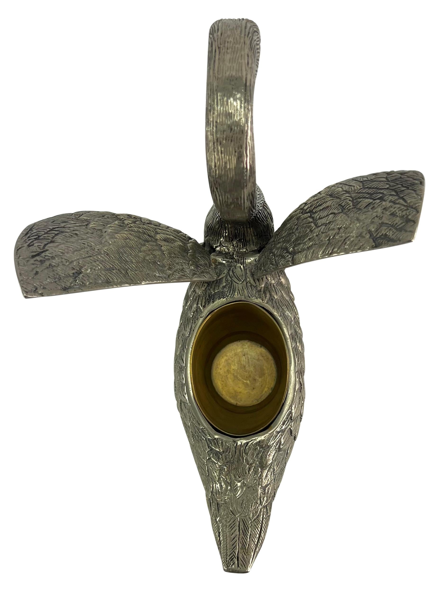 1970s Gucci Figural Cisne Estaño Metal Decorativo Contenedor Oculto en venta 3