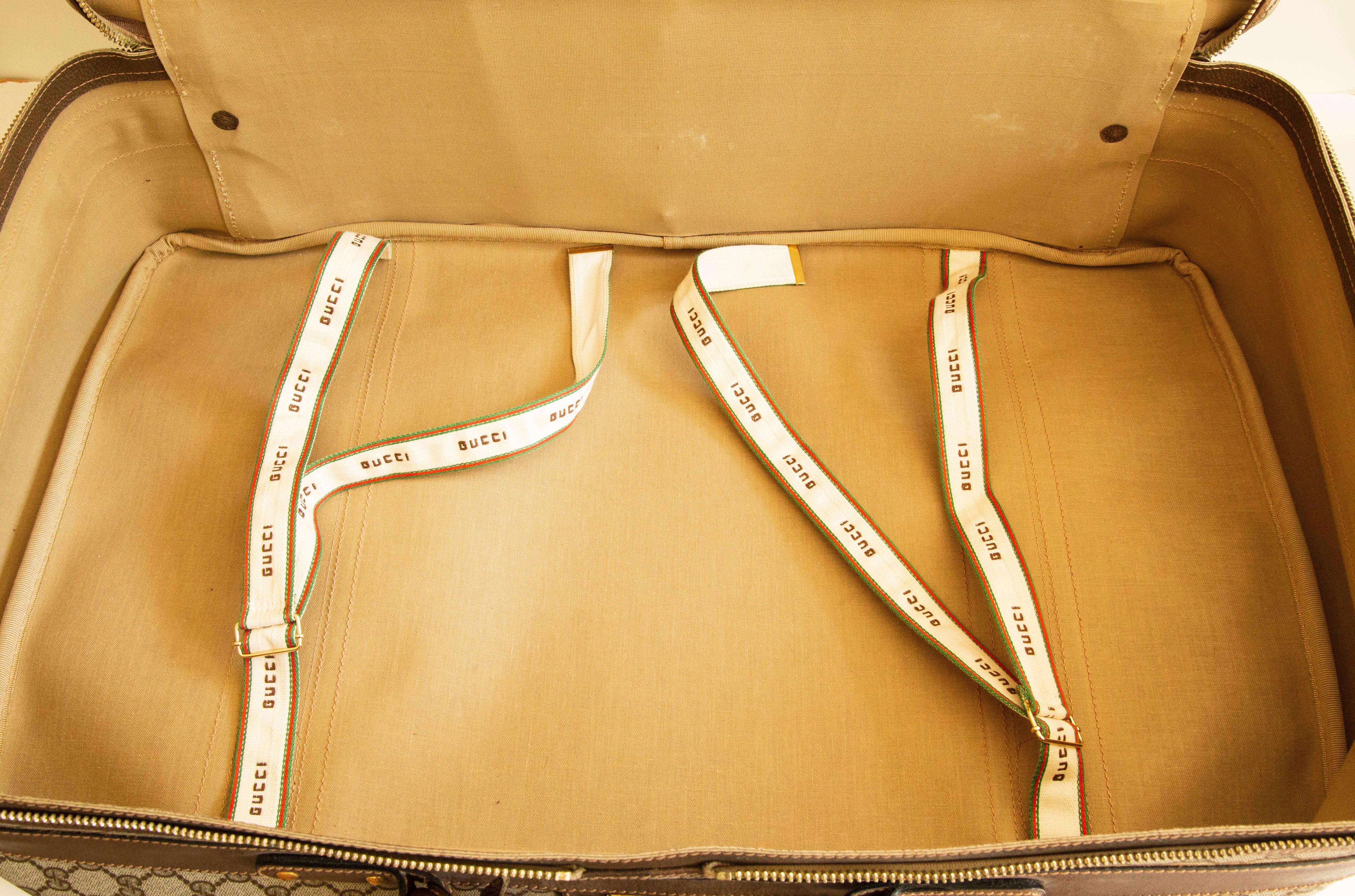 1970er Gucci Großer Koffer GG Segeltuch mit braunem Lederbesatz im Angebot 13