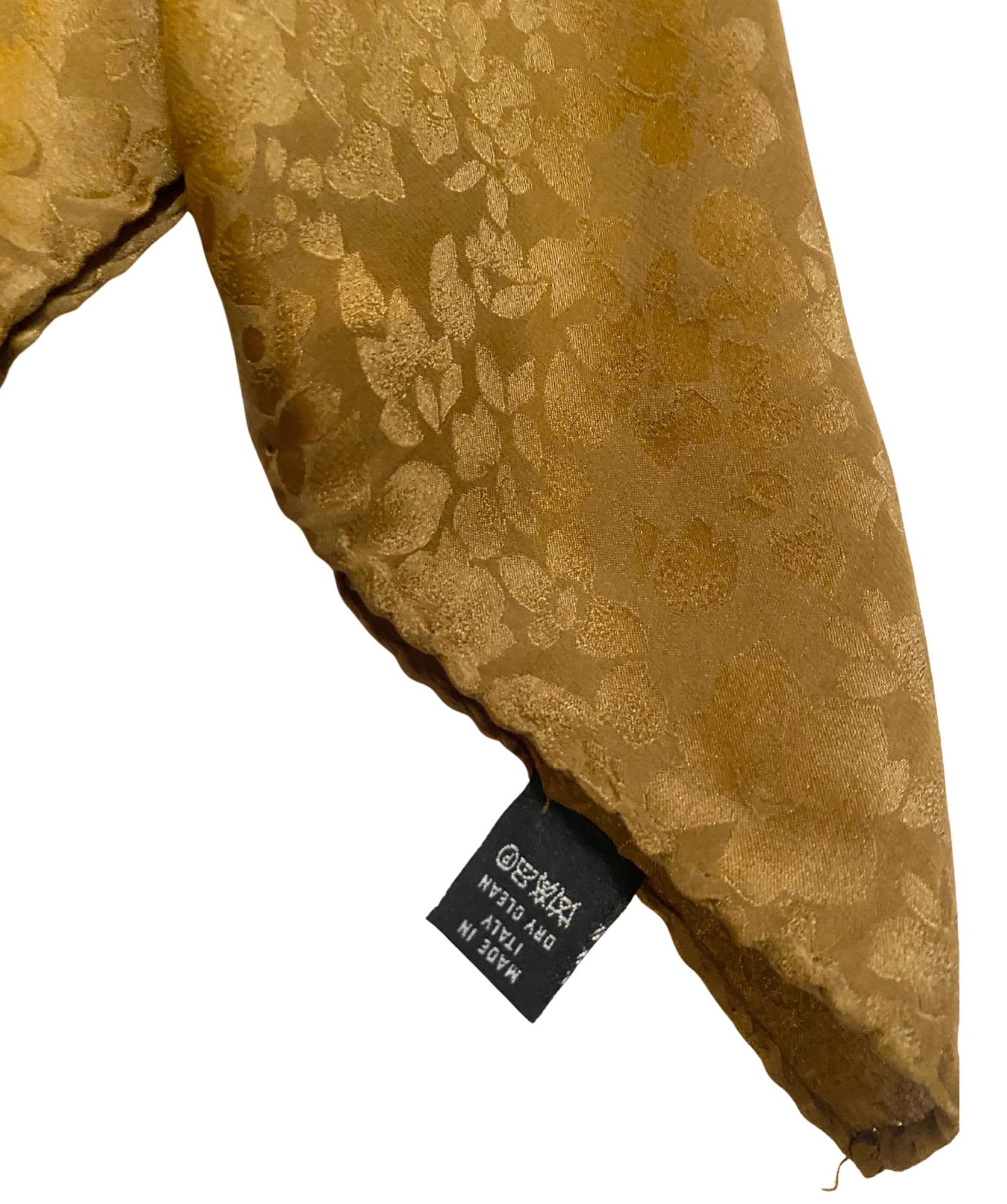 Marrone Sciarpa di seta Gucci degli anni '70  Stampa equestre marrone e oro in vendita