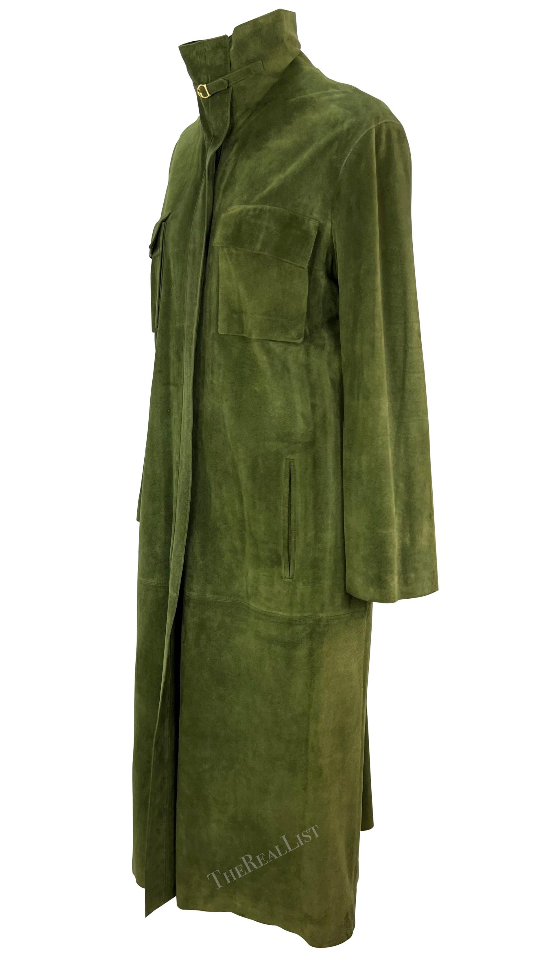 1970s Gucci Stirrup Buckle Green Suede Pocket Full-Length Oversized Trench Coat In Good Condition For Sale In West Hollywood, CA