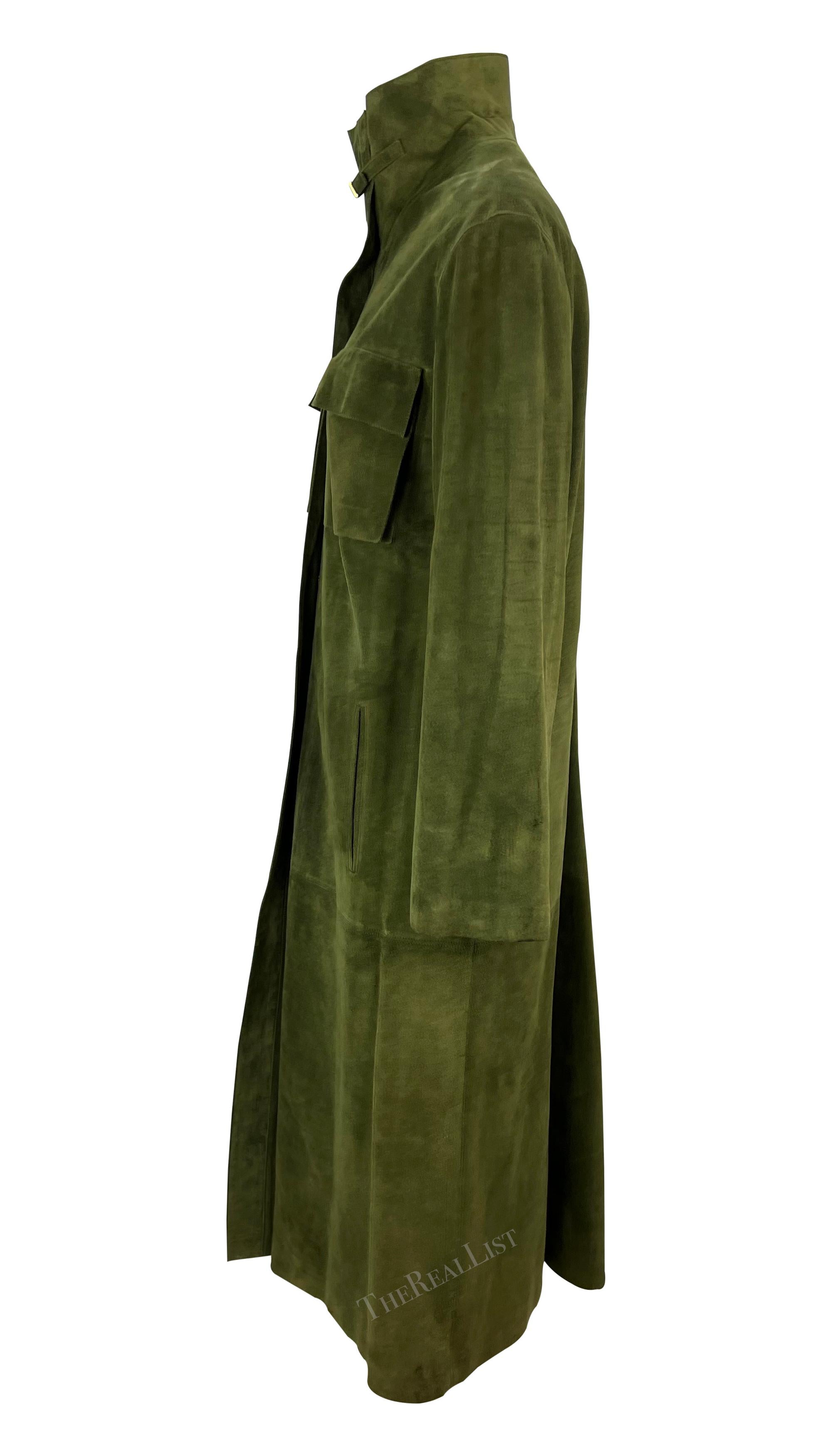 Women's 1970s Gucci Stirrup Buckle Green Suede Pocket Full-Length Oversized Trench Coat For Sale