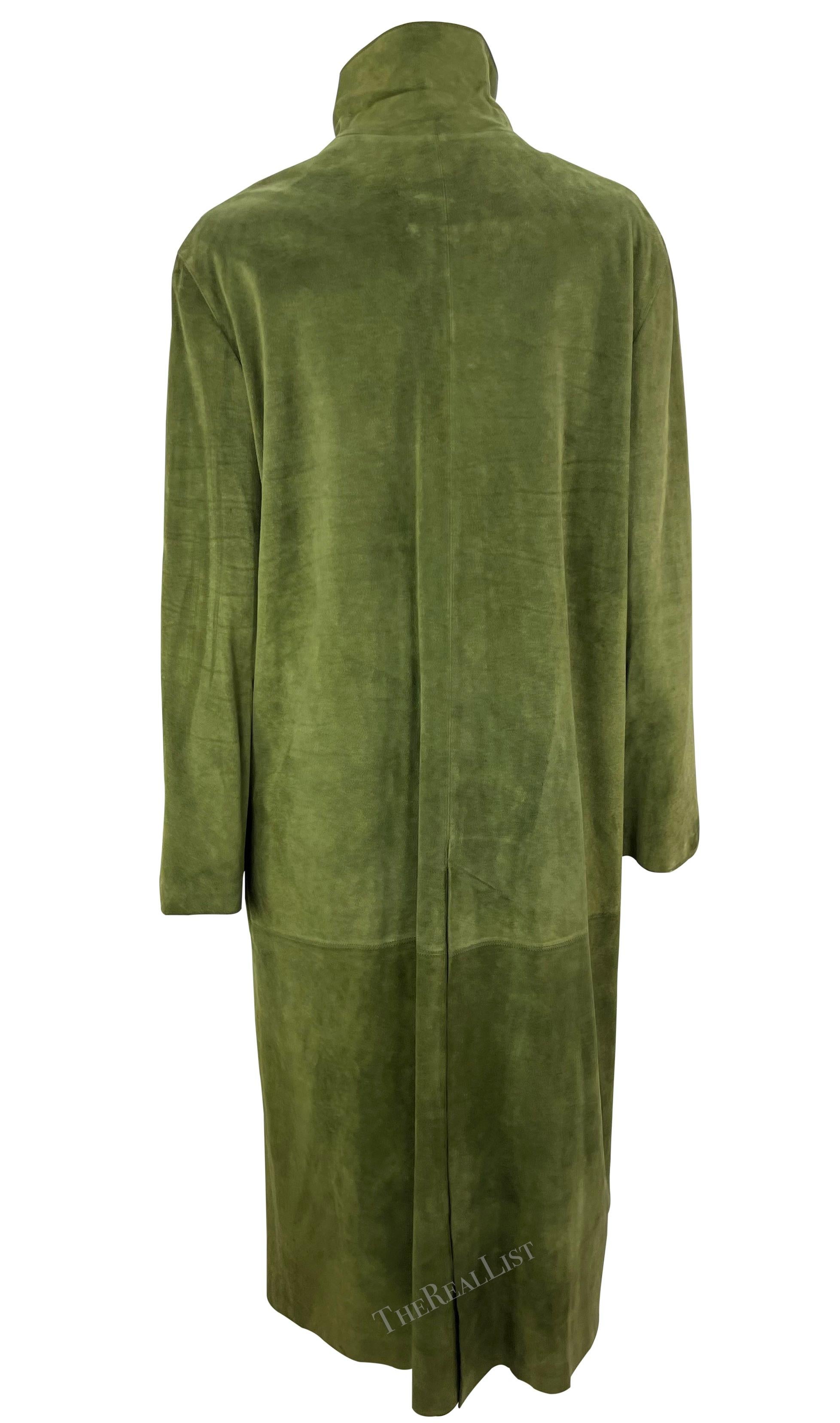 1970s Gucci Stirrup Buckle Green Suede Pocket Full-Length Oversized Trench Coat For Sale 1