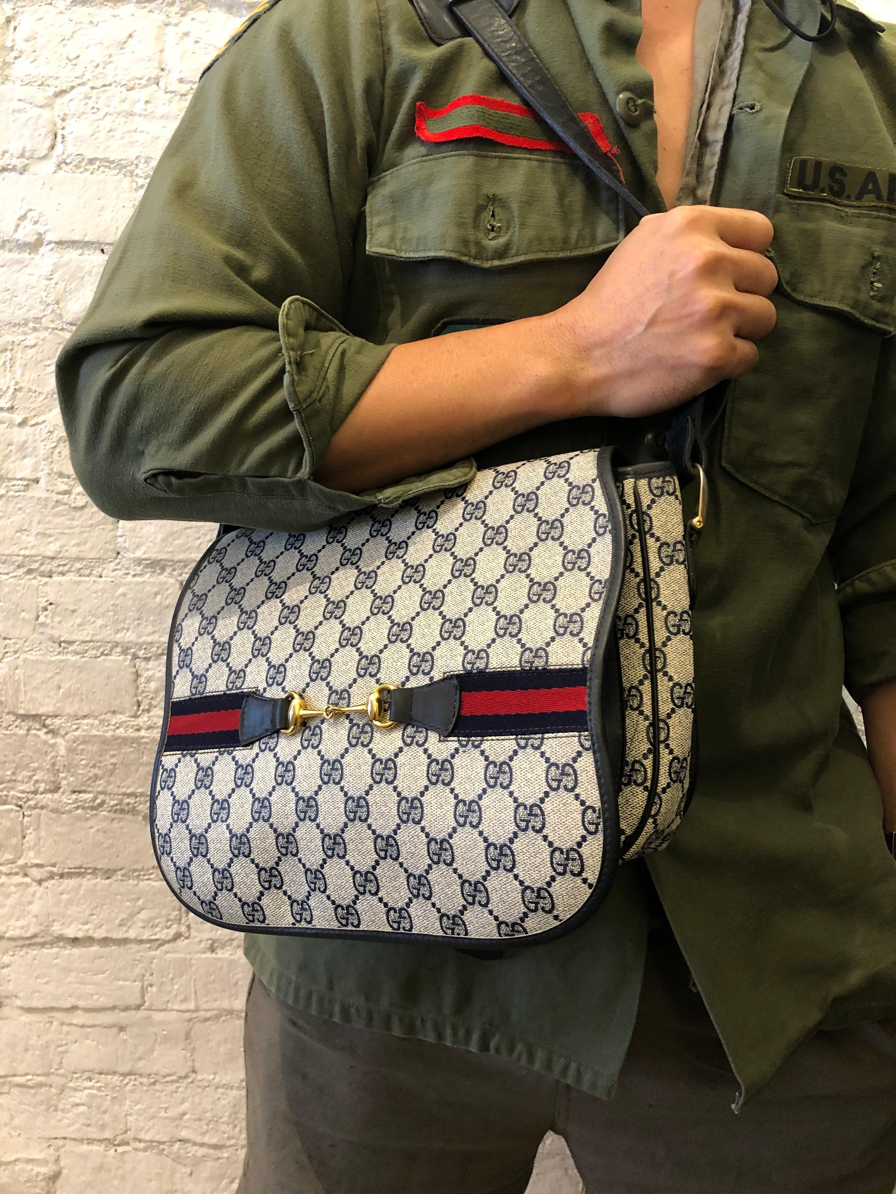 1970 Gucci Web Navy Monogram Canvas Horsebit Borsa a tracolla Messenger 3