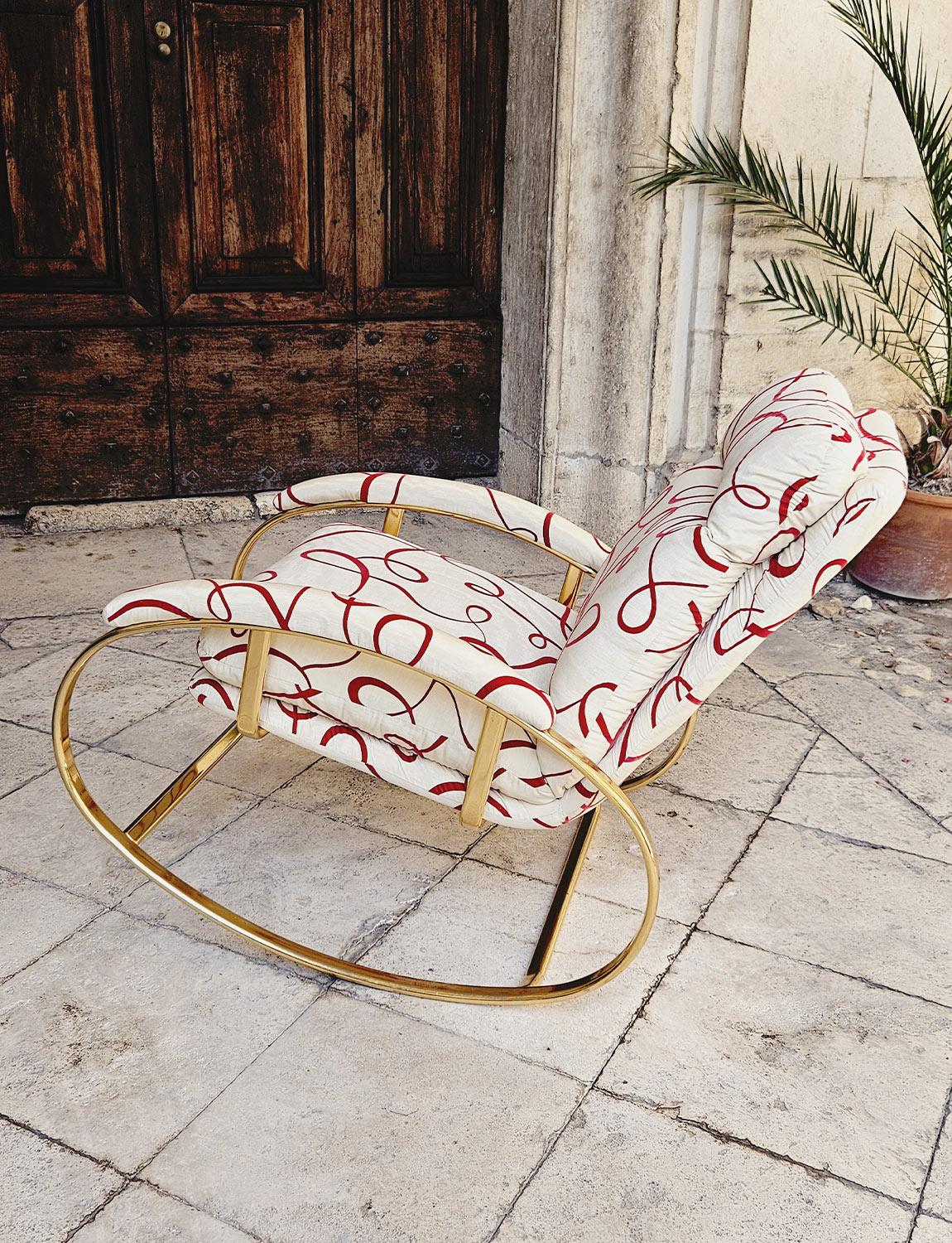 1970s Guido Faleschini Brass Rocking Chair in Dedar Fabric In Good Condition For Sale In Florence, Tuscany