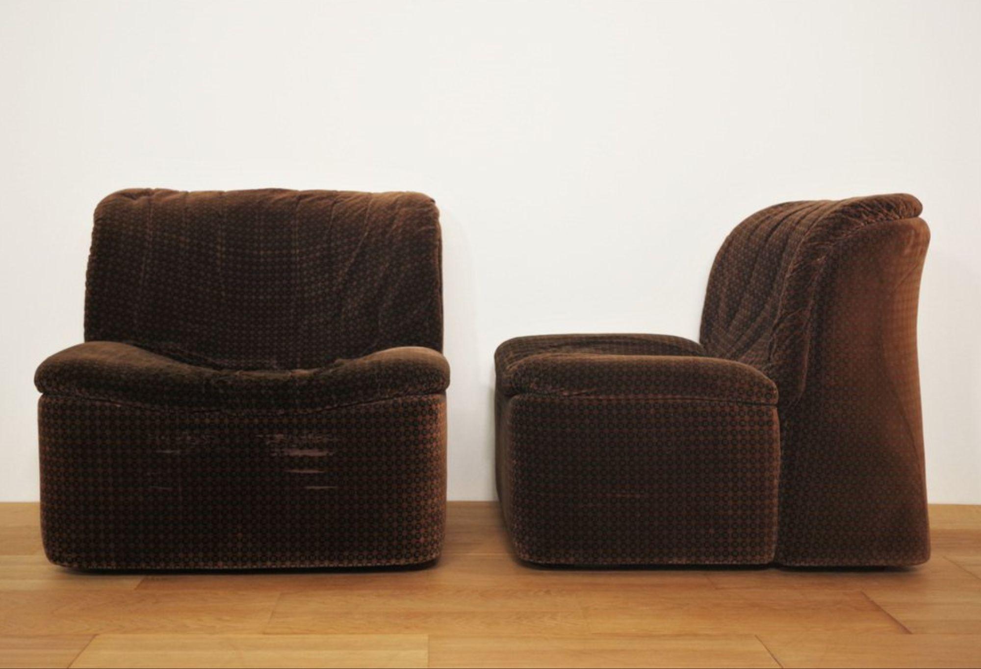 1970er Guido Fareschini Emmetre Lounge Set für Mariani - 3 Sessel & Tisch

Verschönern Sie Ihren Wohnbereich mit diesem kultigen Lounge-Set aus den 1970er Jahren, das von Guido Fareschini für Mariani entworfen wurde. Dieses Ensemble, bestehend aus