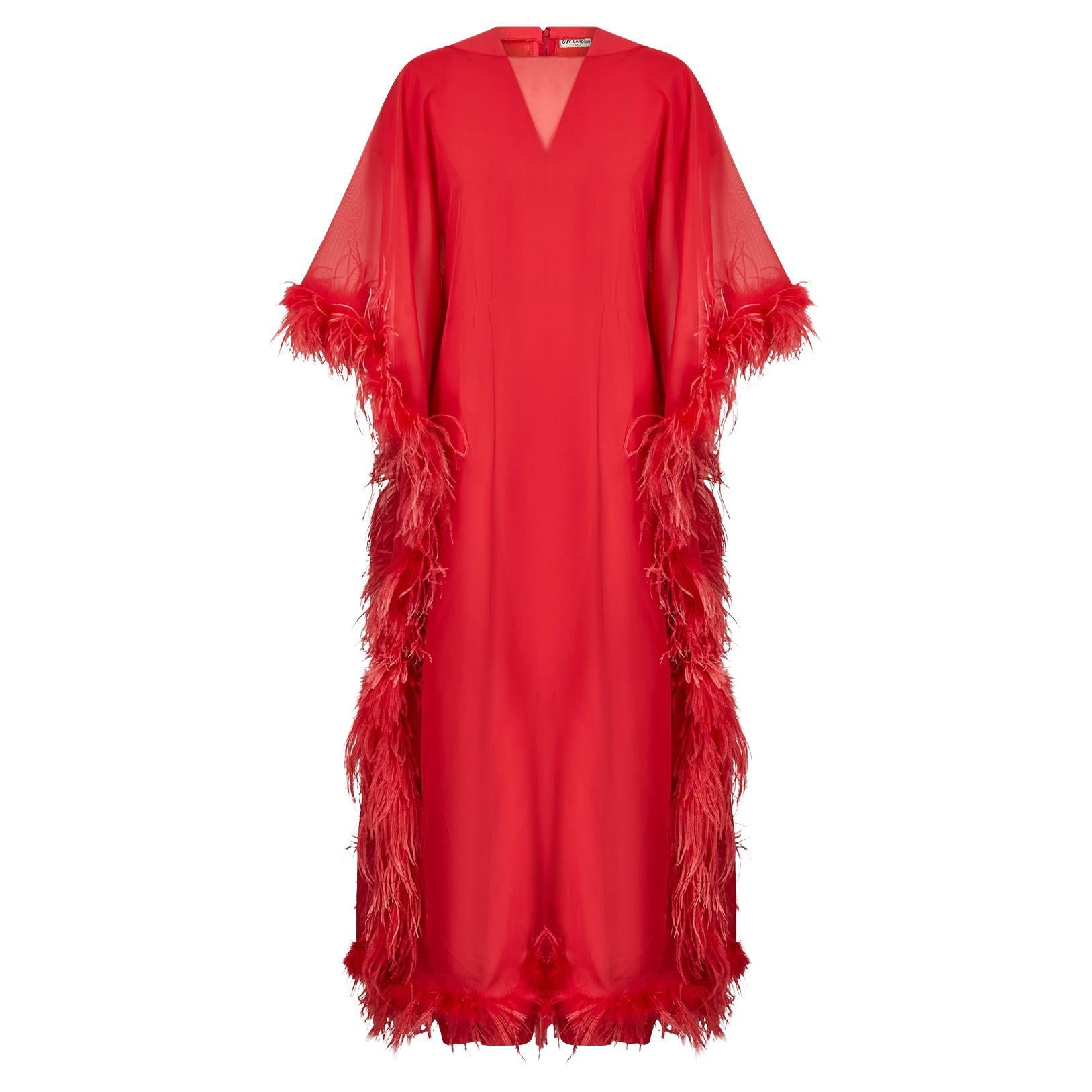 Vestido de plumas rojo coral de los años 70 Guy Laroche Couture en venta