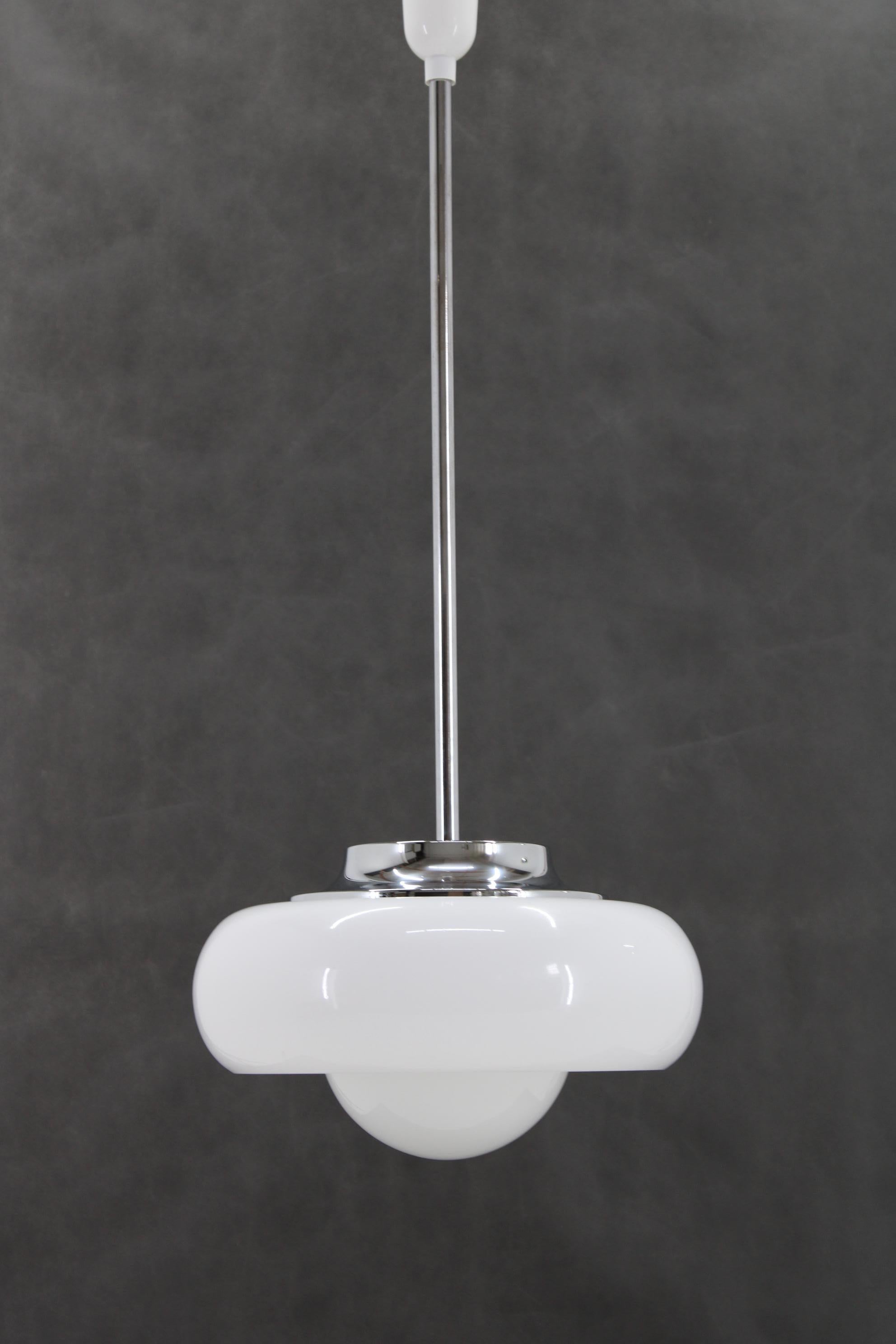 Mid-Century moderno Lampada a sospensione Guzzini degli anni '70, Italia in vendita