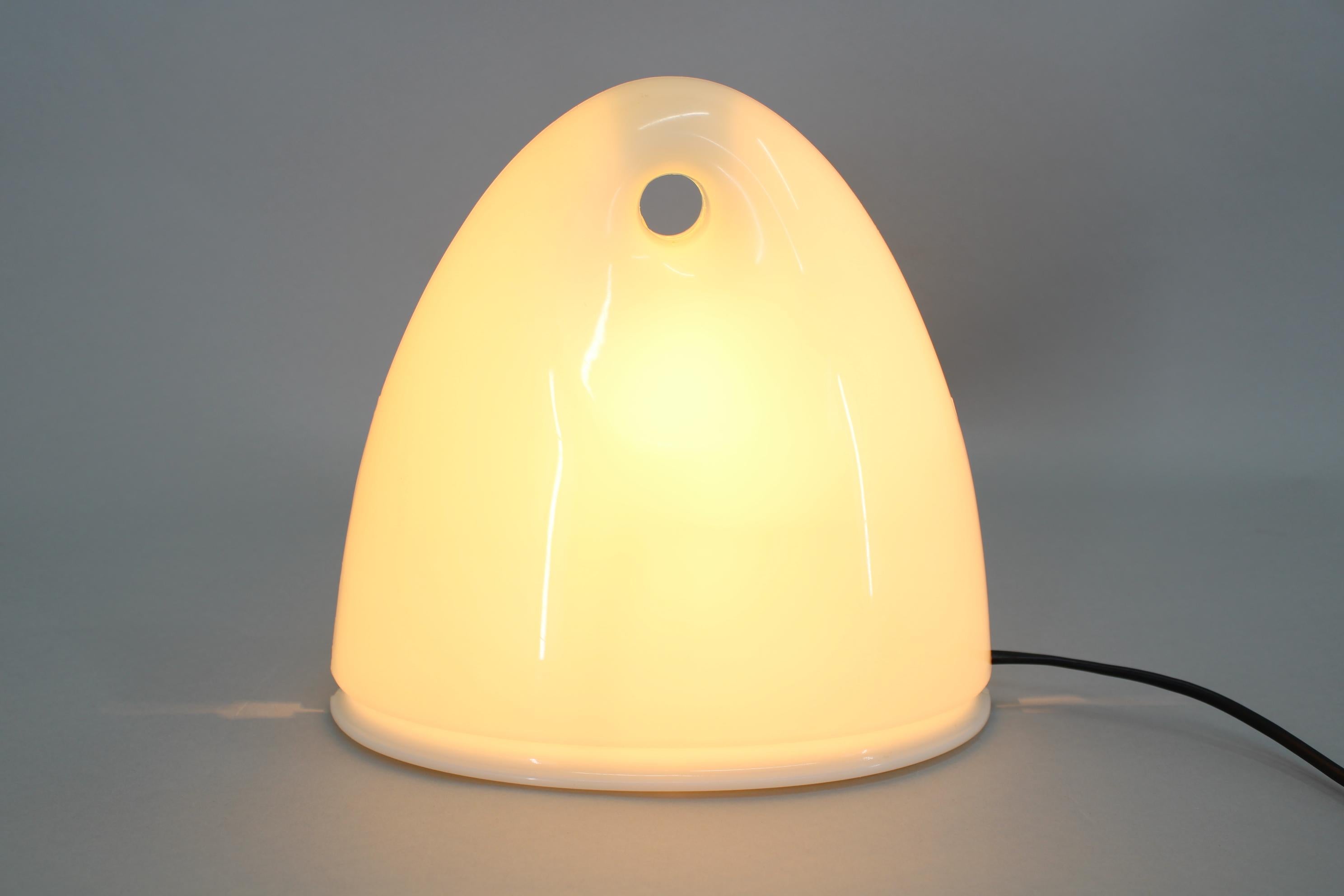 1970s Guzzini Table Lamp, Italy In Good Condition For Sale In Praha, CZ