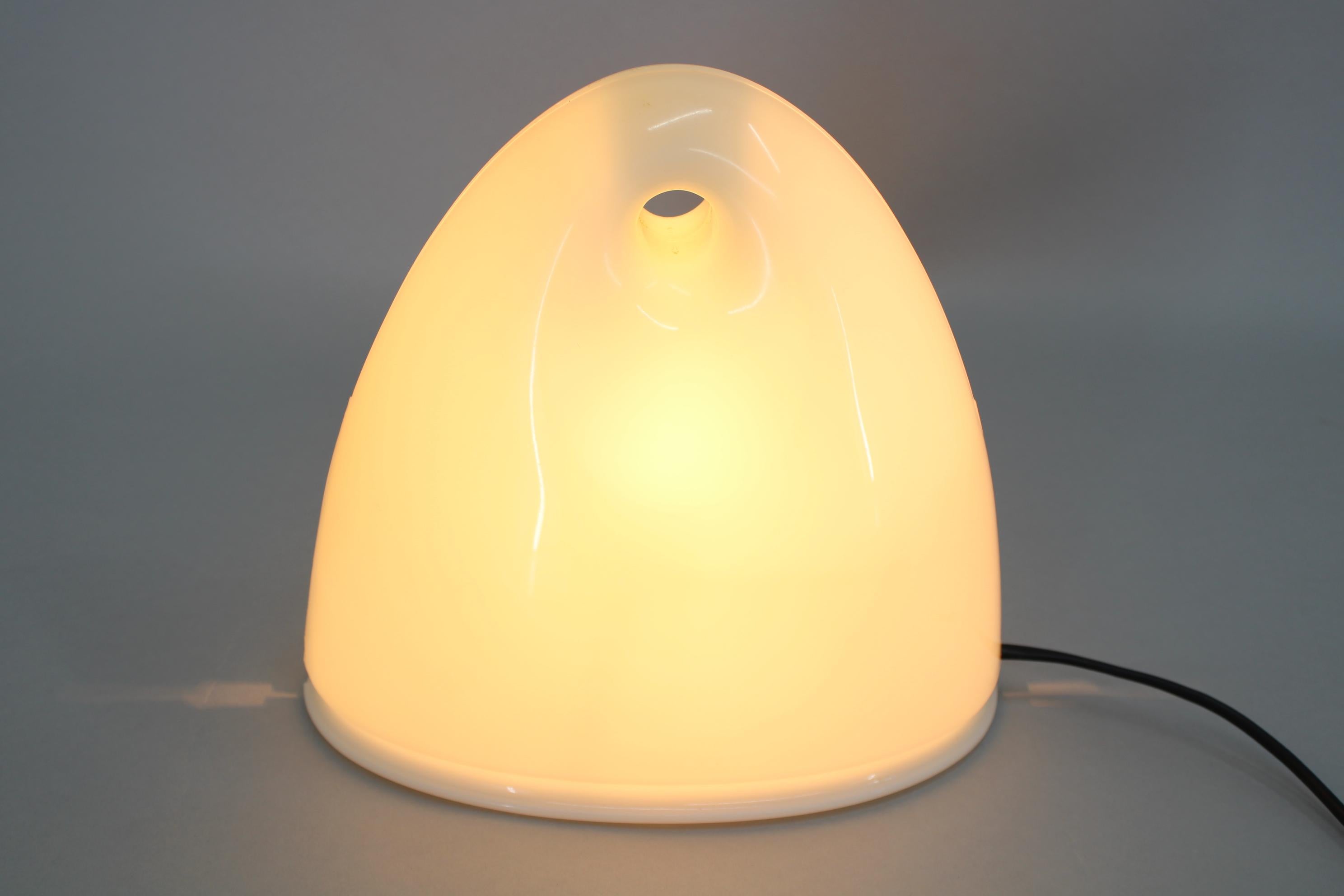 Late 20th Century 1970s Guzzini Table Lamp, Italy For Sale