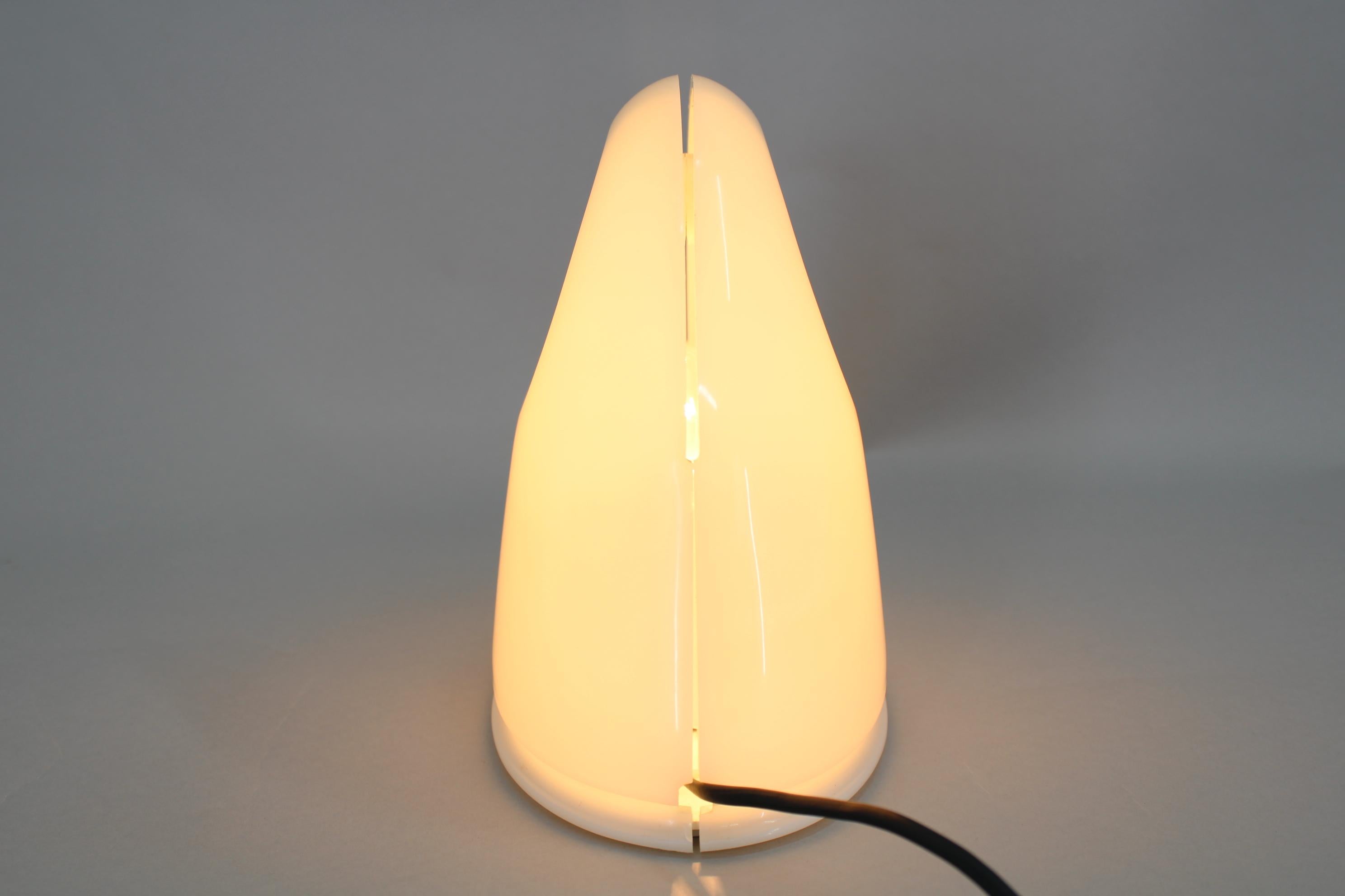 1970s Guzzini Table Lamp, Italy For Sale 1