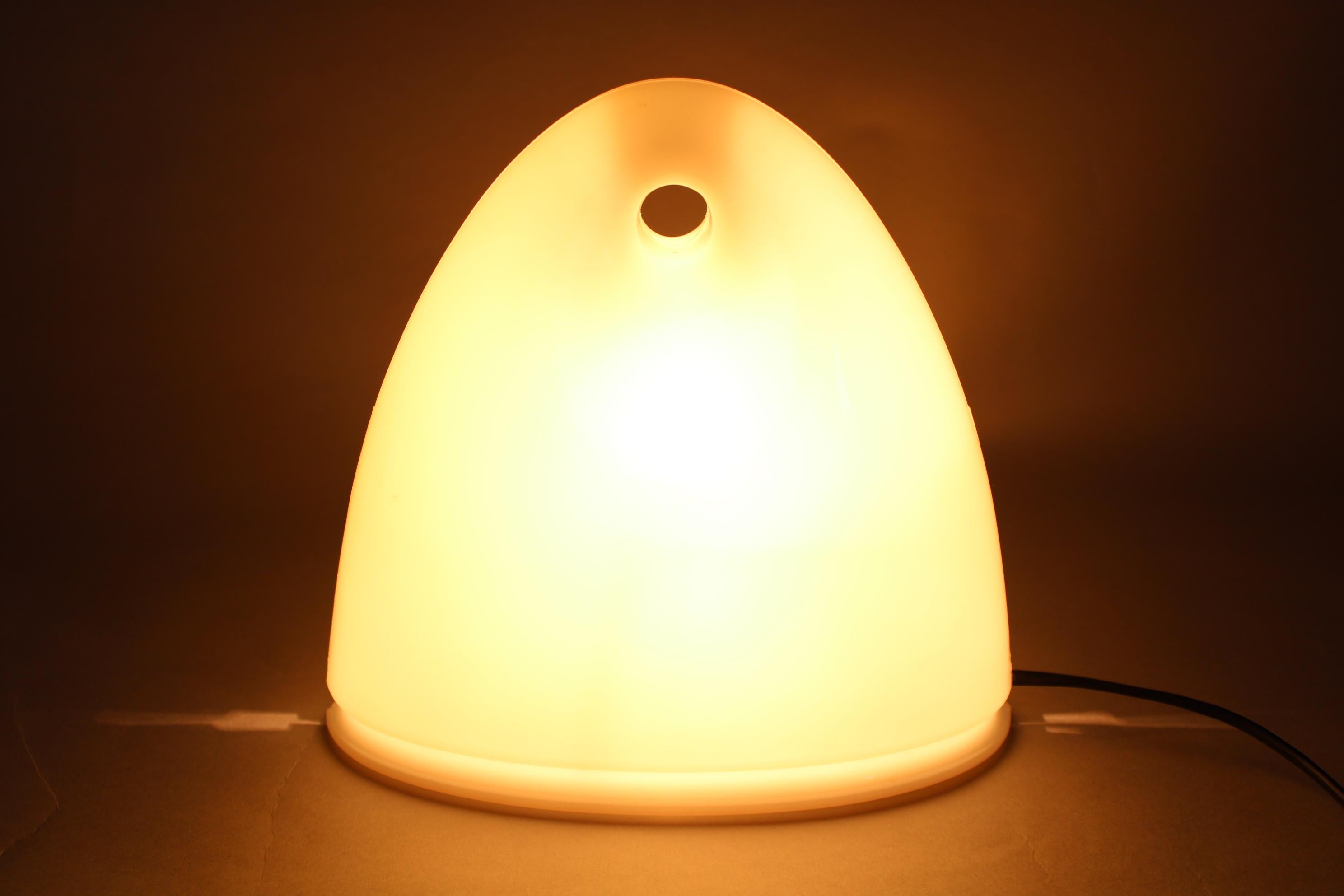 Lampe de table Guzzini des années 1970, Italie en vente 2