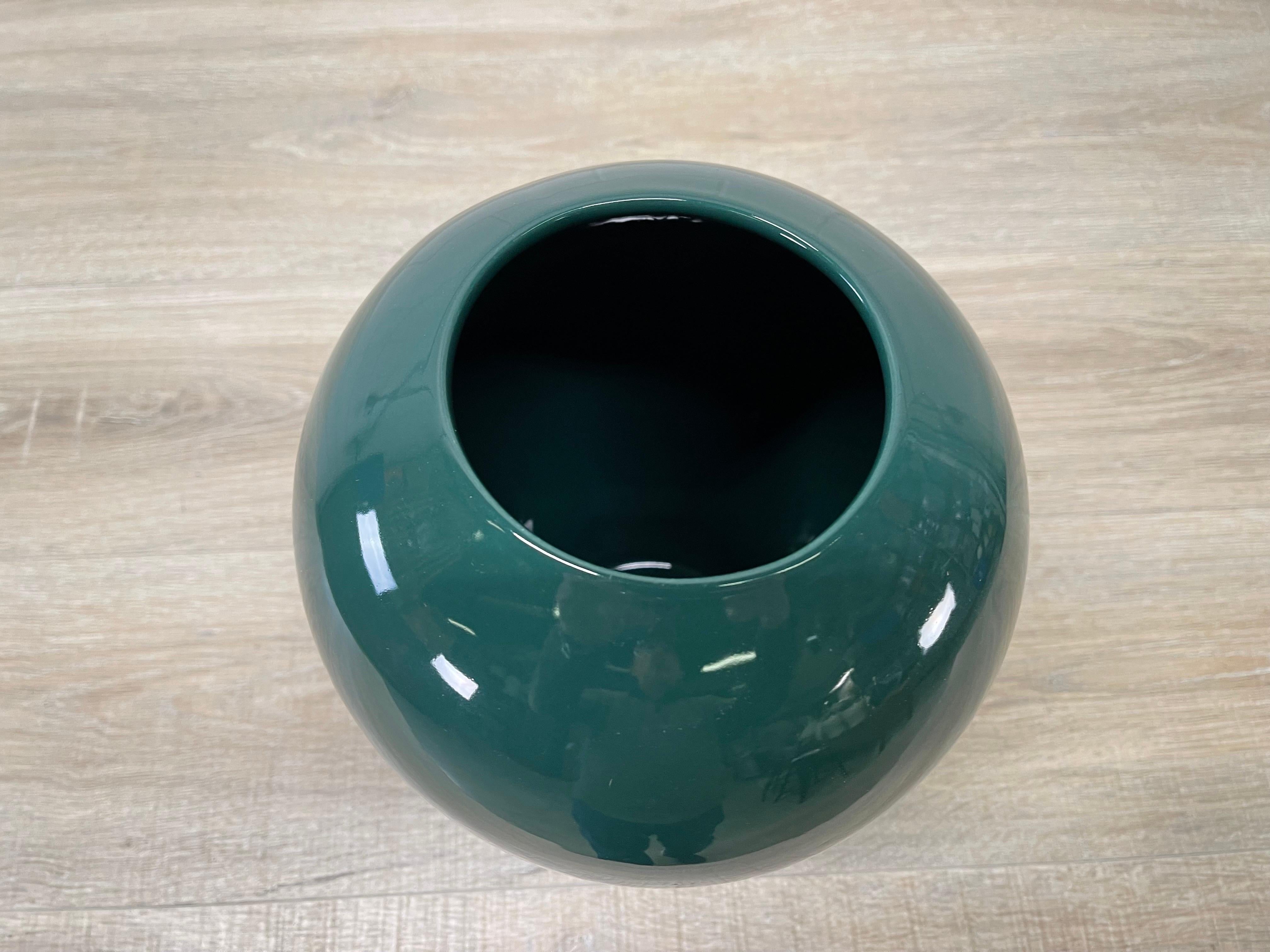 Vintage 1970s Haeger Pottery green ceramic vase. Marked.