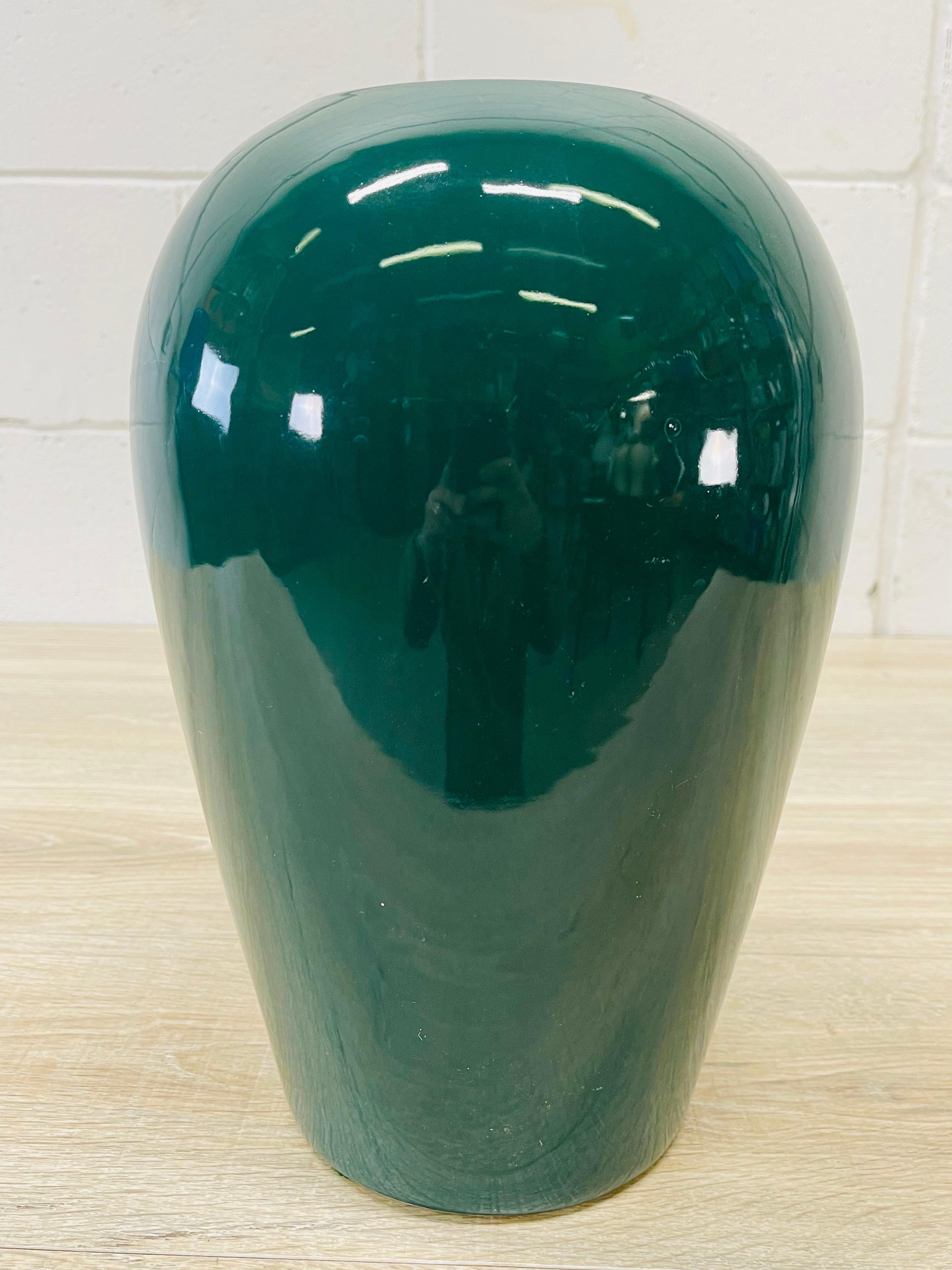 Mid-Century Modern 1970s Haeger Green Ceramic Vase For Sale