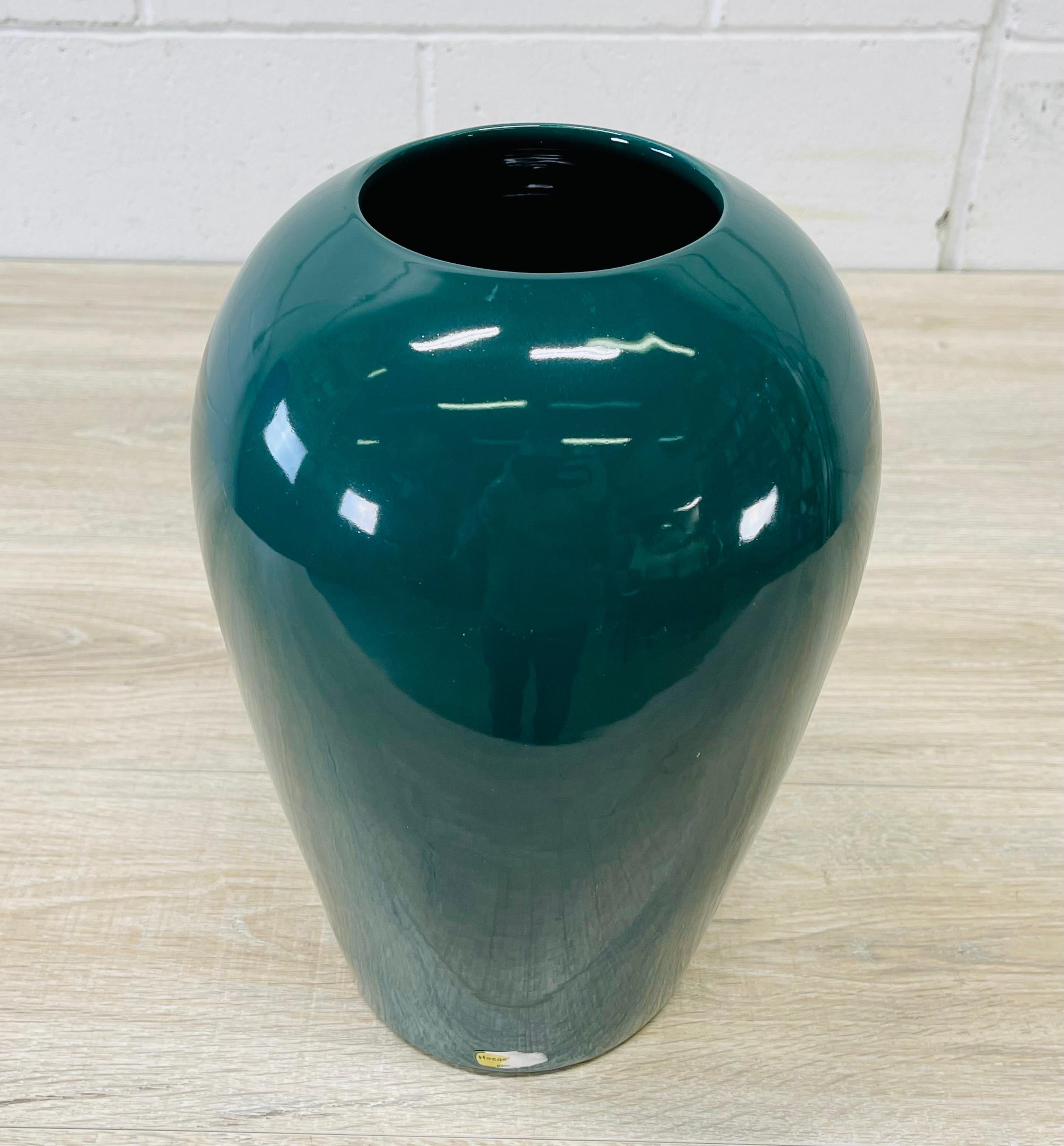 1970s Haeger Green Ceramic Vase In Good Condition For Sale In Amherst, NH
