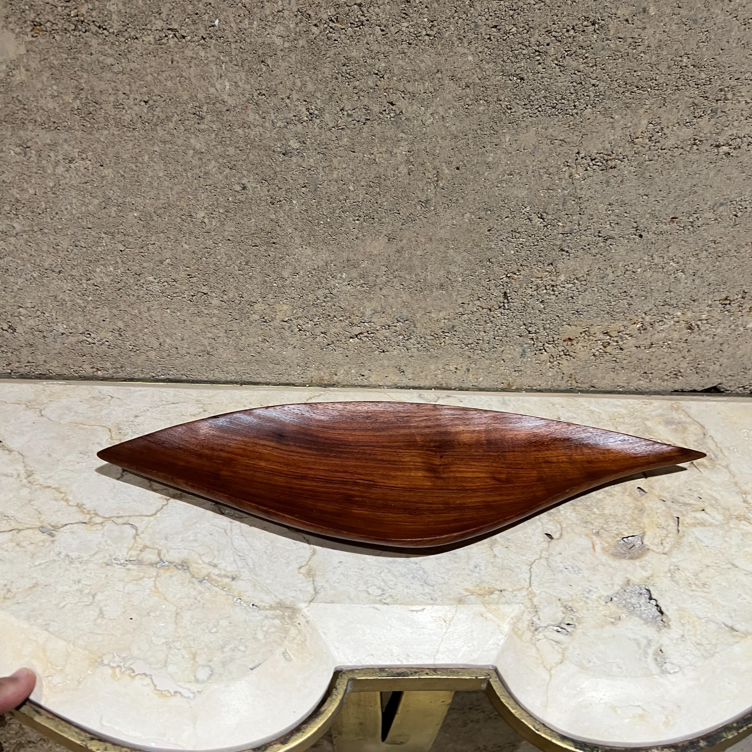 1970s Haitian Tropical Mahogany Sculptural Wood Tray In Good Condition For Sale In Chula Vista, CA