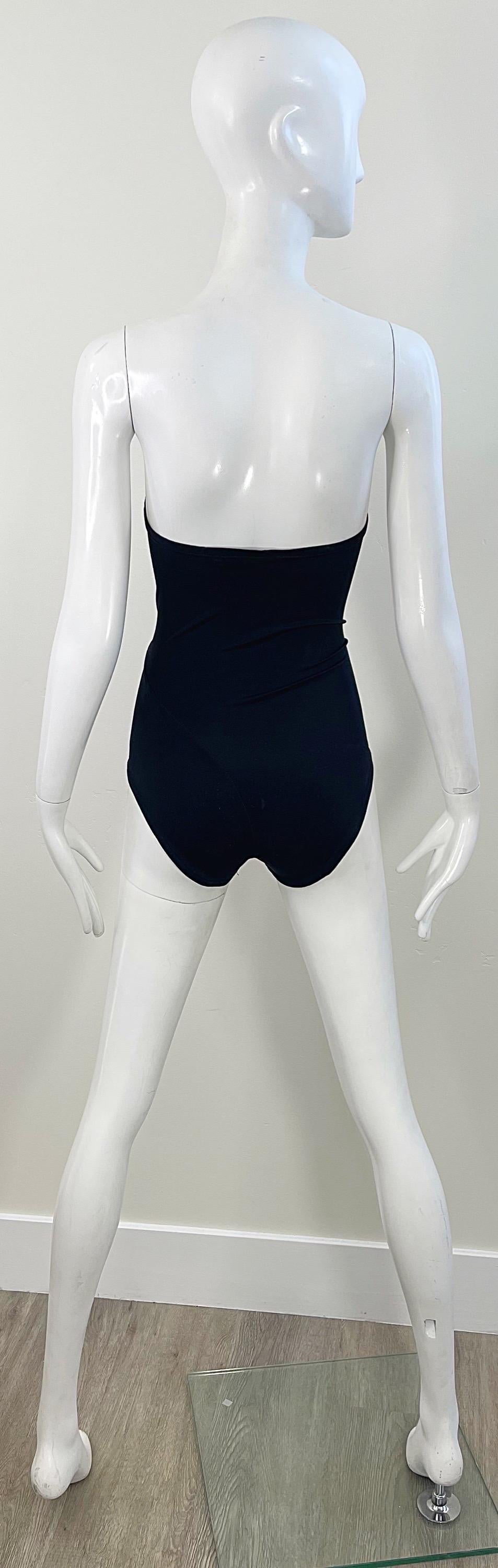 1970er Halston Schwarzer trägerloser Bandeau Schlüsselloch Vintage 70er Badeanzug / Bodysuit  Damen im Angebot