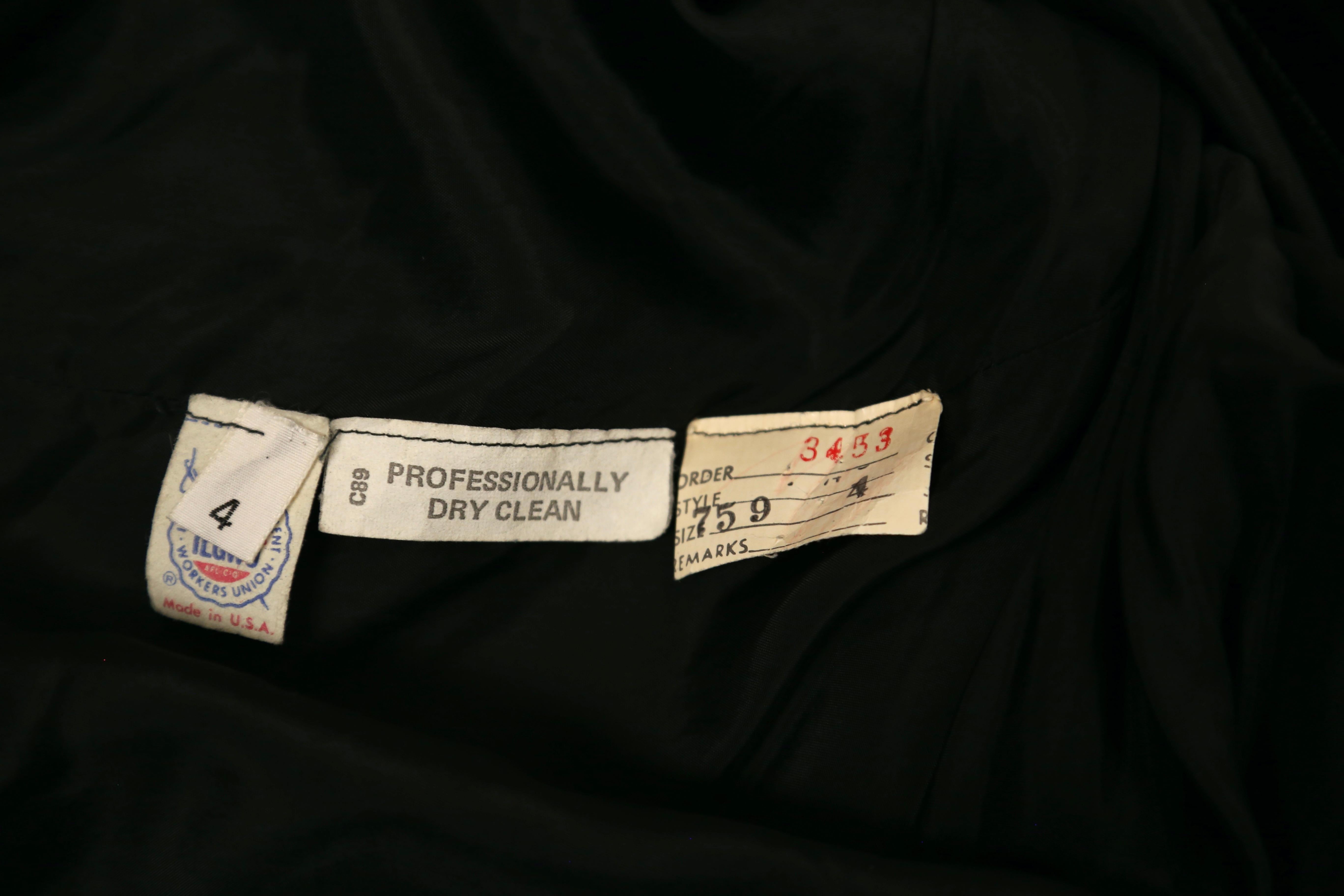 Robe de coupe en biais en velours noir Halston, années 1970 en vente 6