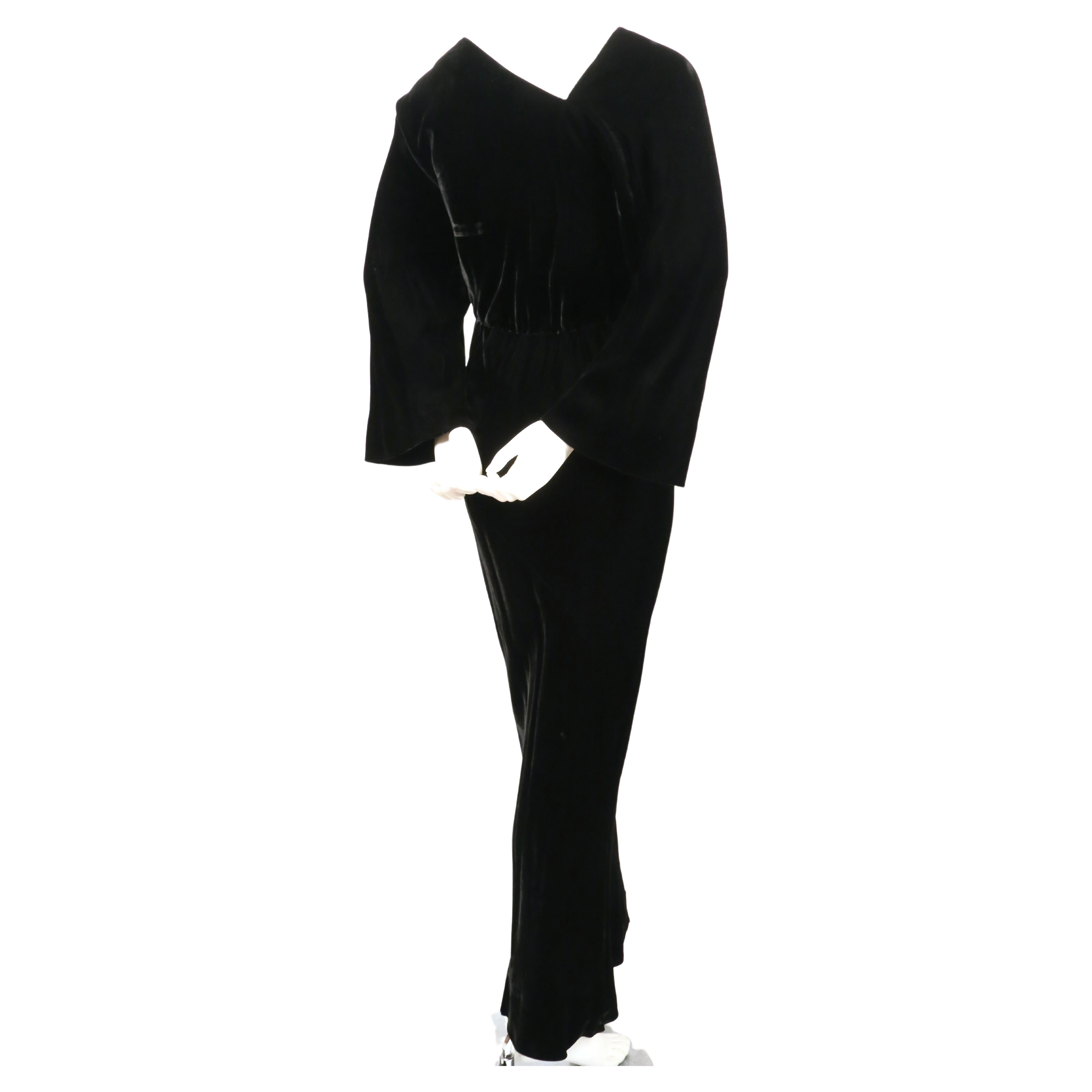 Robe de coupe en biais en velours noir Halston, années 1970 en vente 3