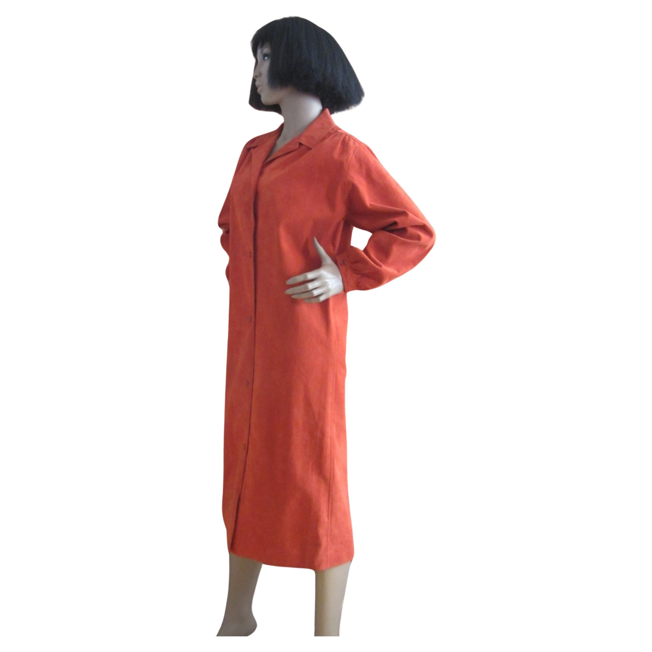 Iconic vintage Halston ultrasuede shirt dress. notch collar. long sleeves. loose fitting silhouette. 5 button closure.

✩ Roy Halston is credited with bringing the ultrasuede fabric into fashion favor in the 1970's and his ultrasuede collection was
