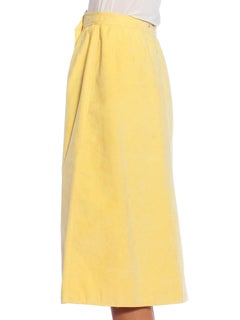 1970S HALSTON Butter Yellow Poly Blend Ultrasuede Skirt With Pockets